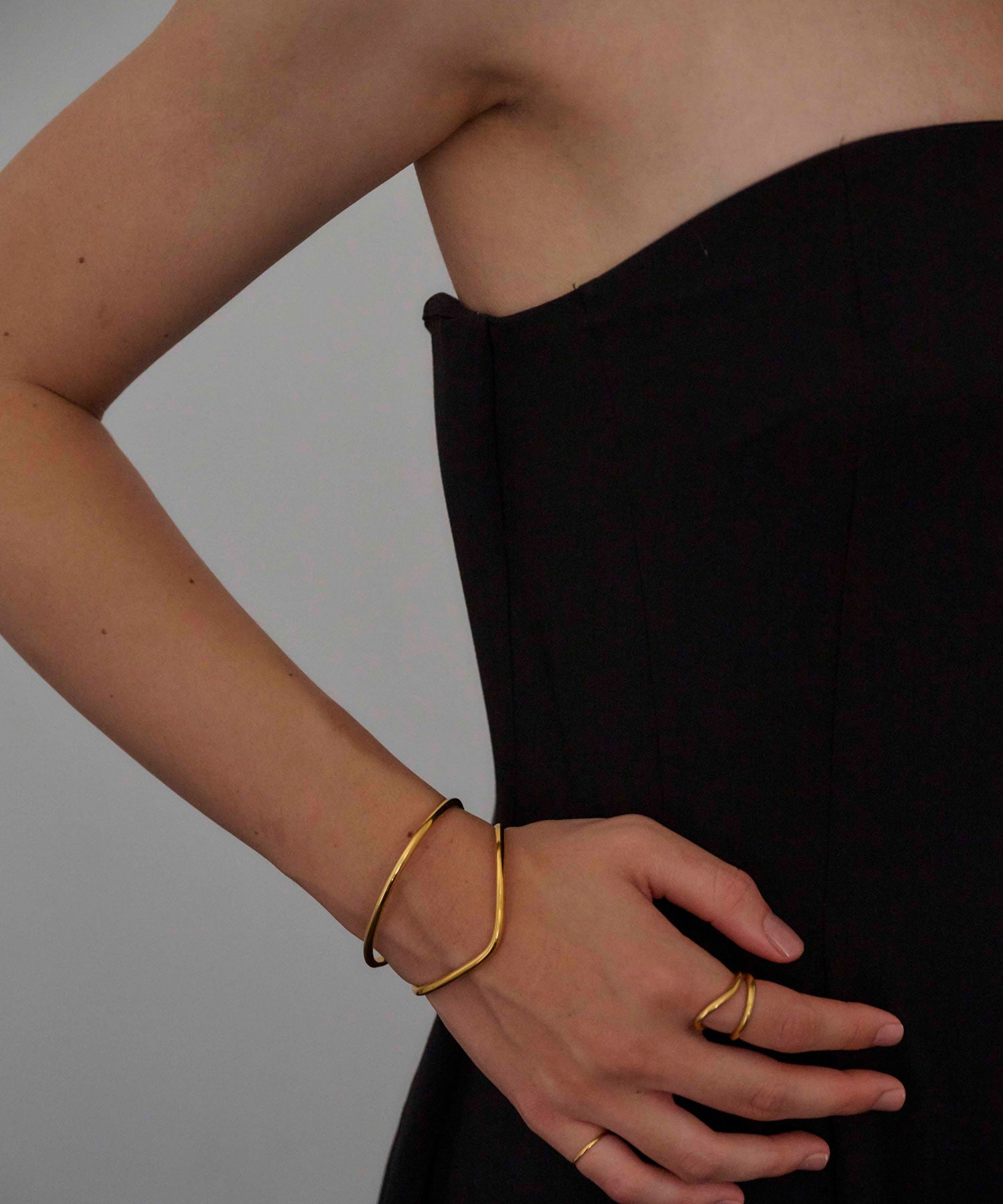 ゴールド]ストロークバングル