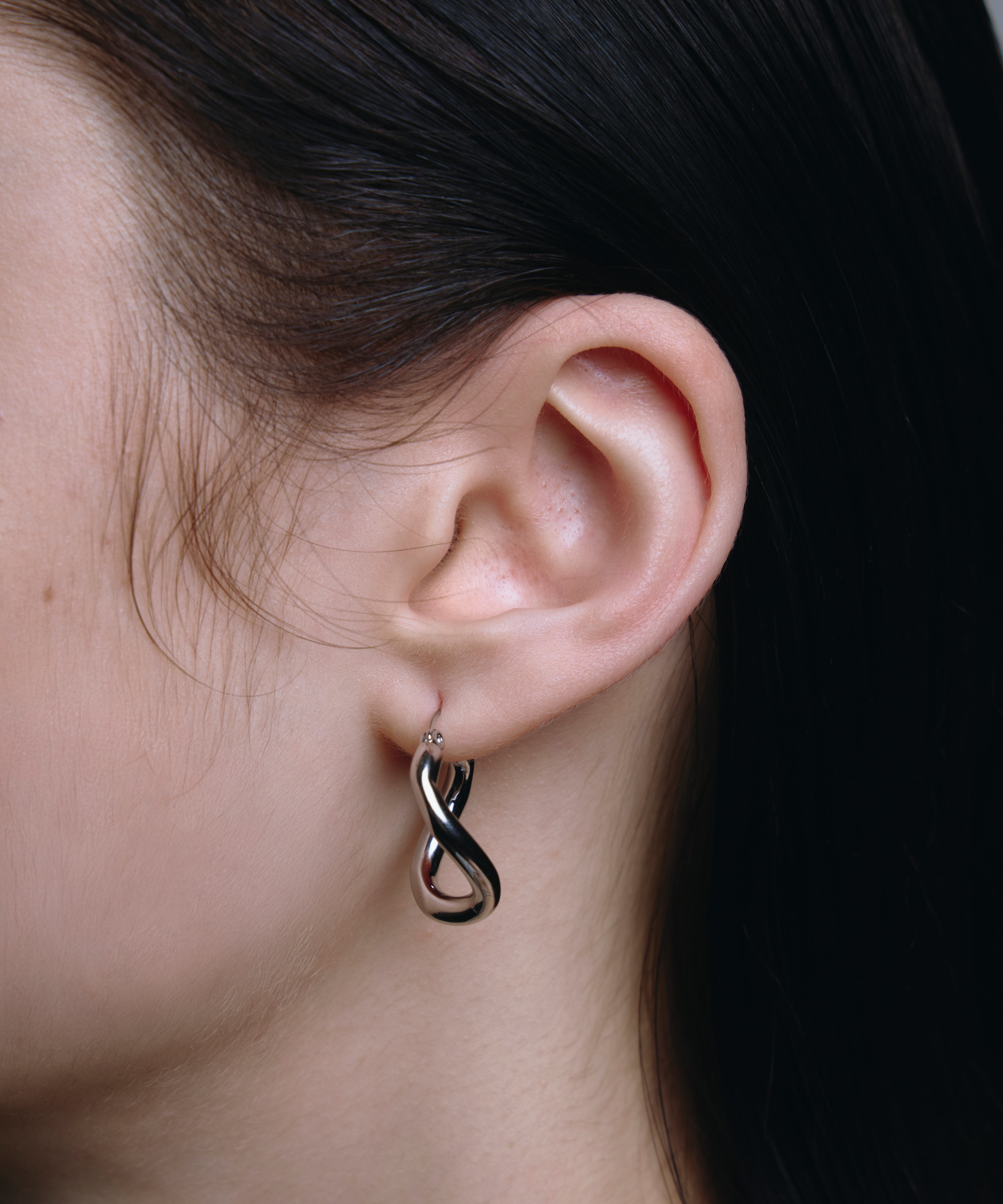 シルバー]ネジレフープピアス
