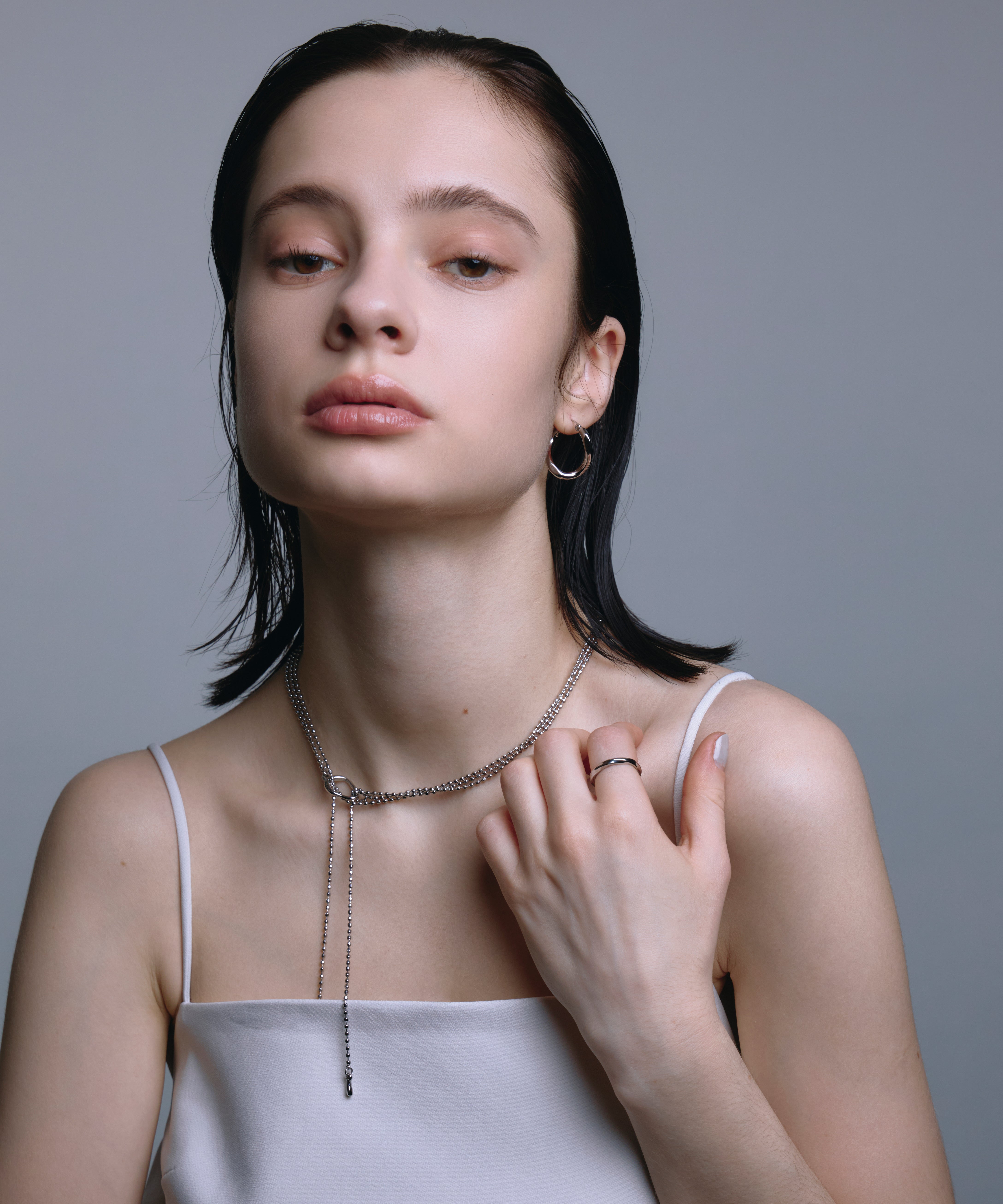 [Silver] Screw-repellent hoop earrings
