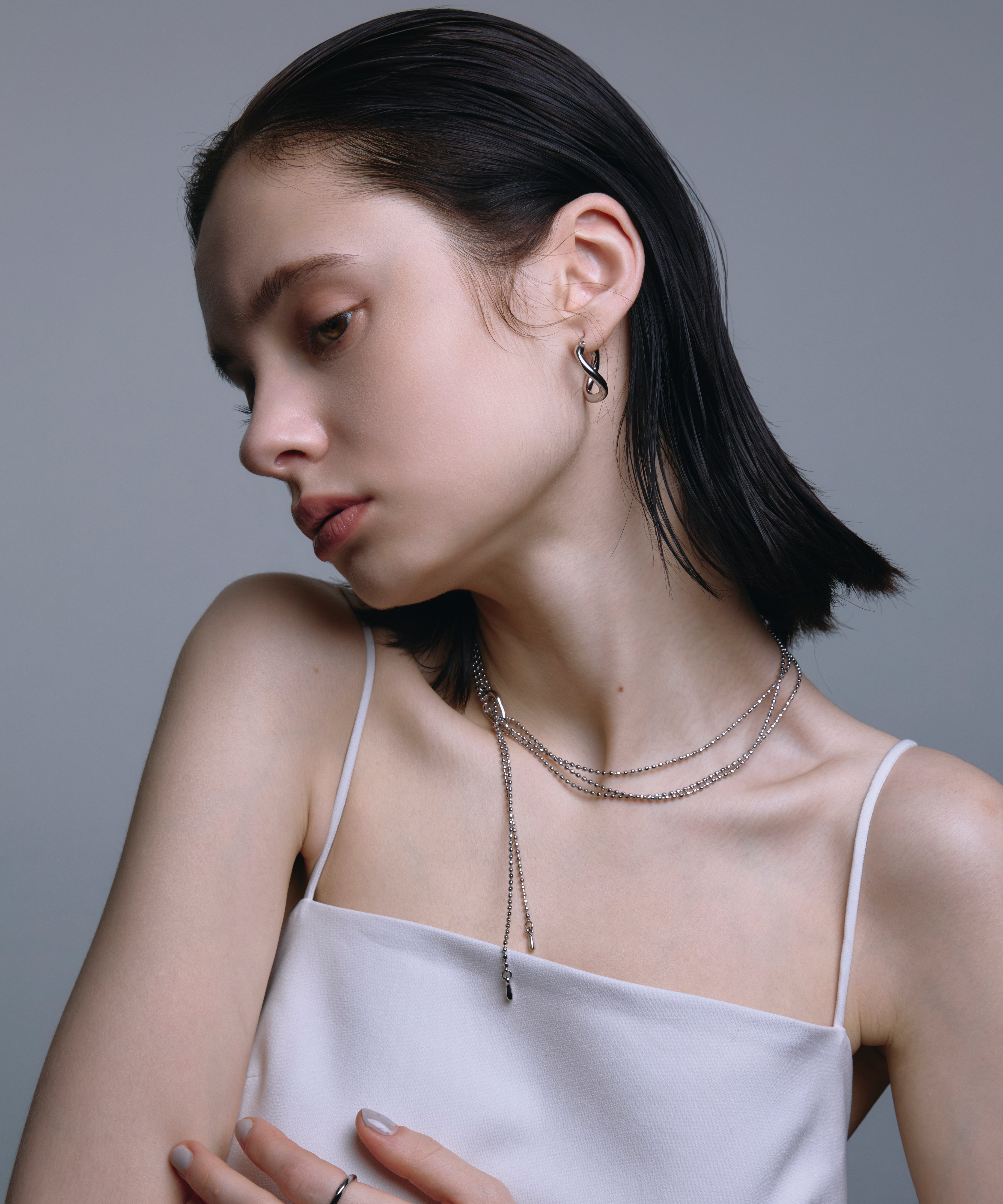 [Silver] Screw-repellent hoop earrings