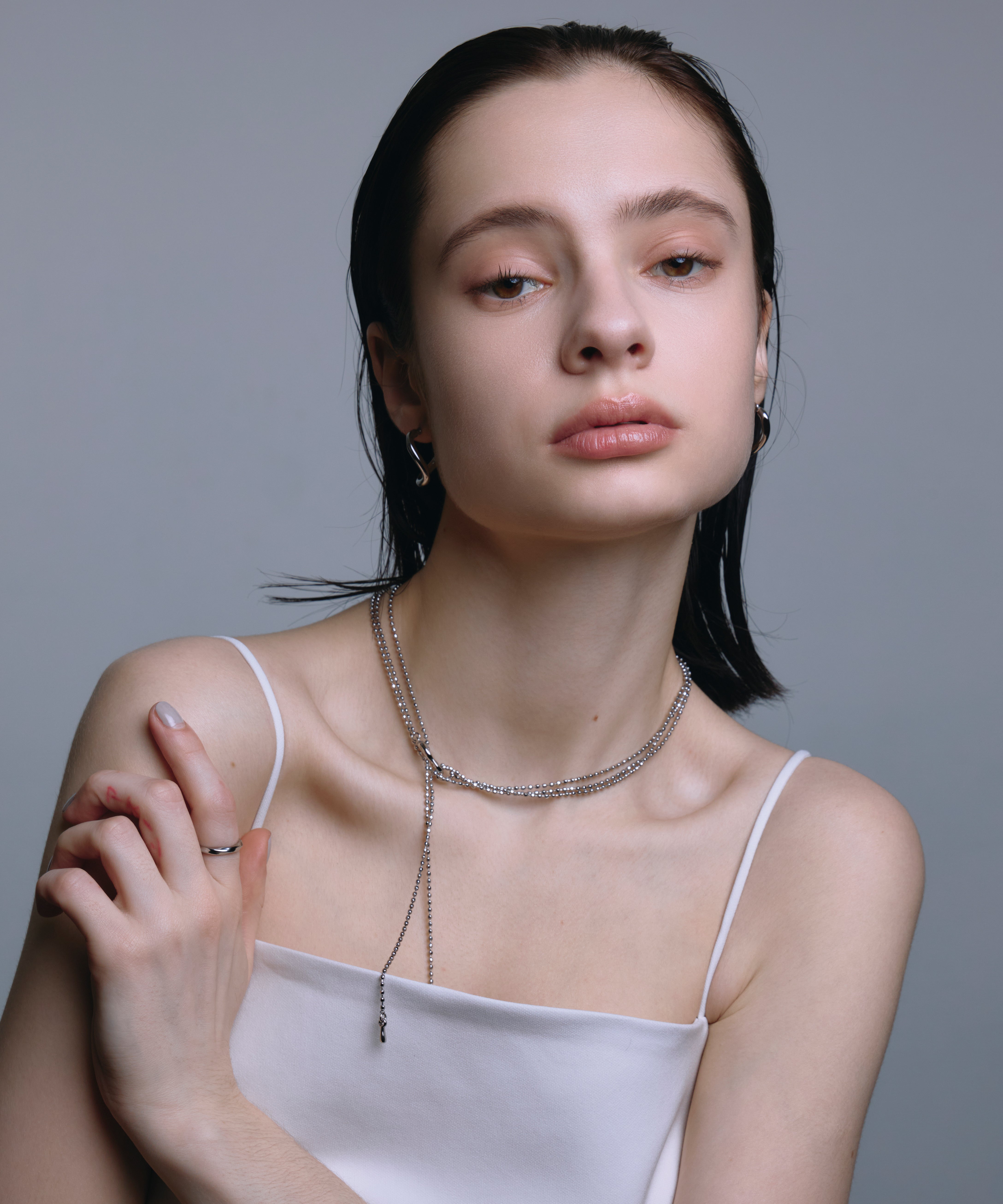 [Silver] Screw-repellent hoop earrings