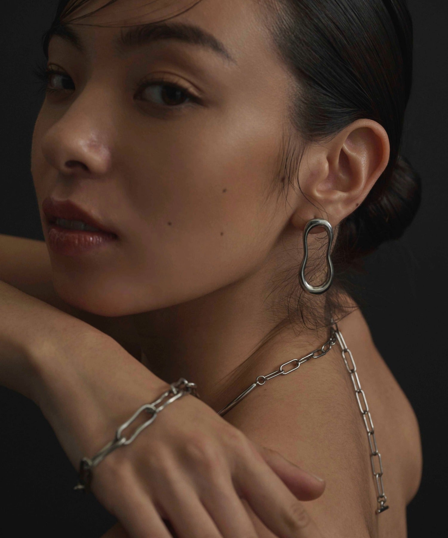 [Silver] Nuanced Gord Earrings