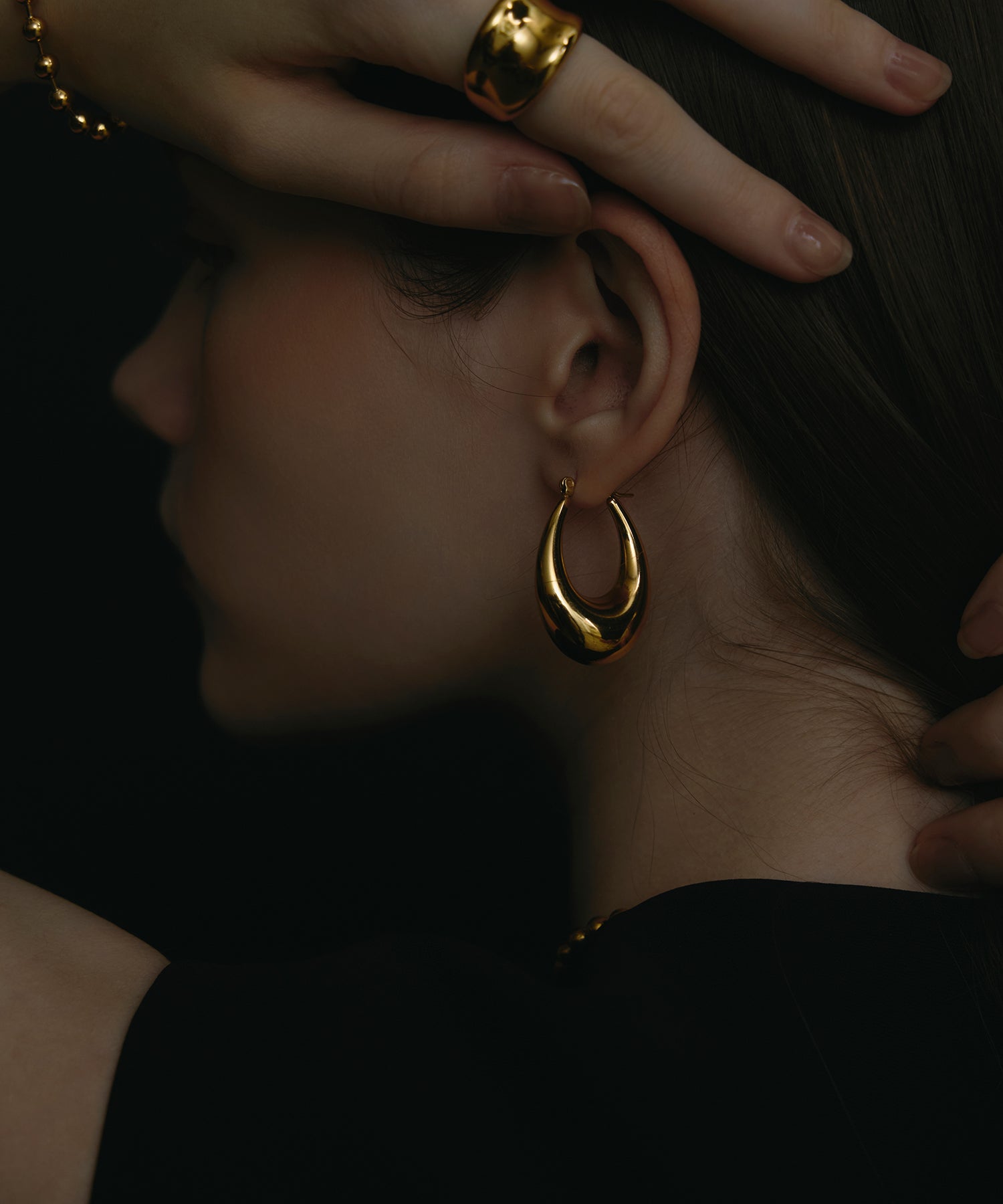 ゴールド]オーバルブルームピアス