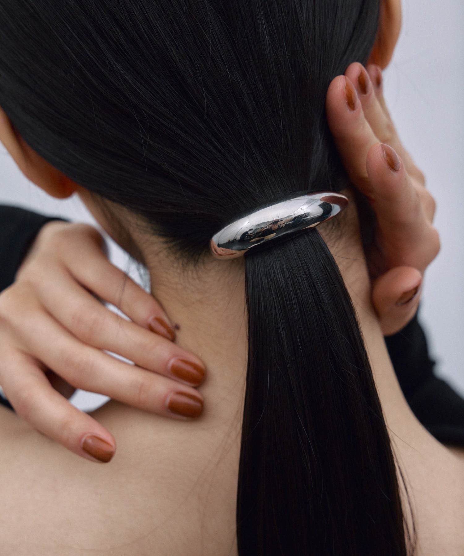 [シルバー]クレセントパフヘアタイ