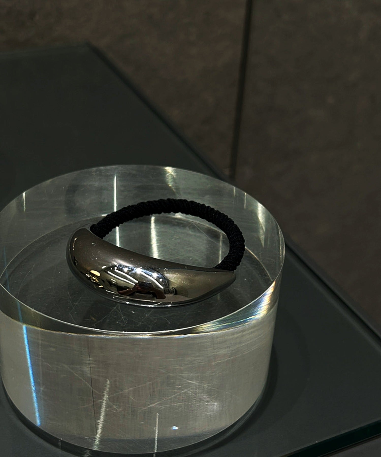 [シルバー]クレセントパフヘアタイ