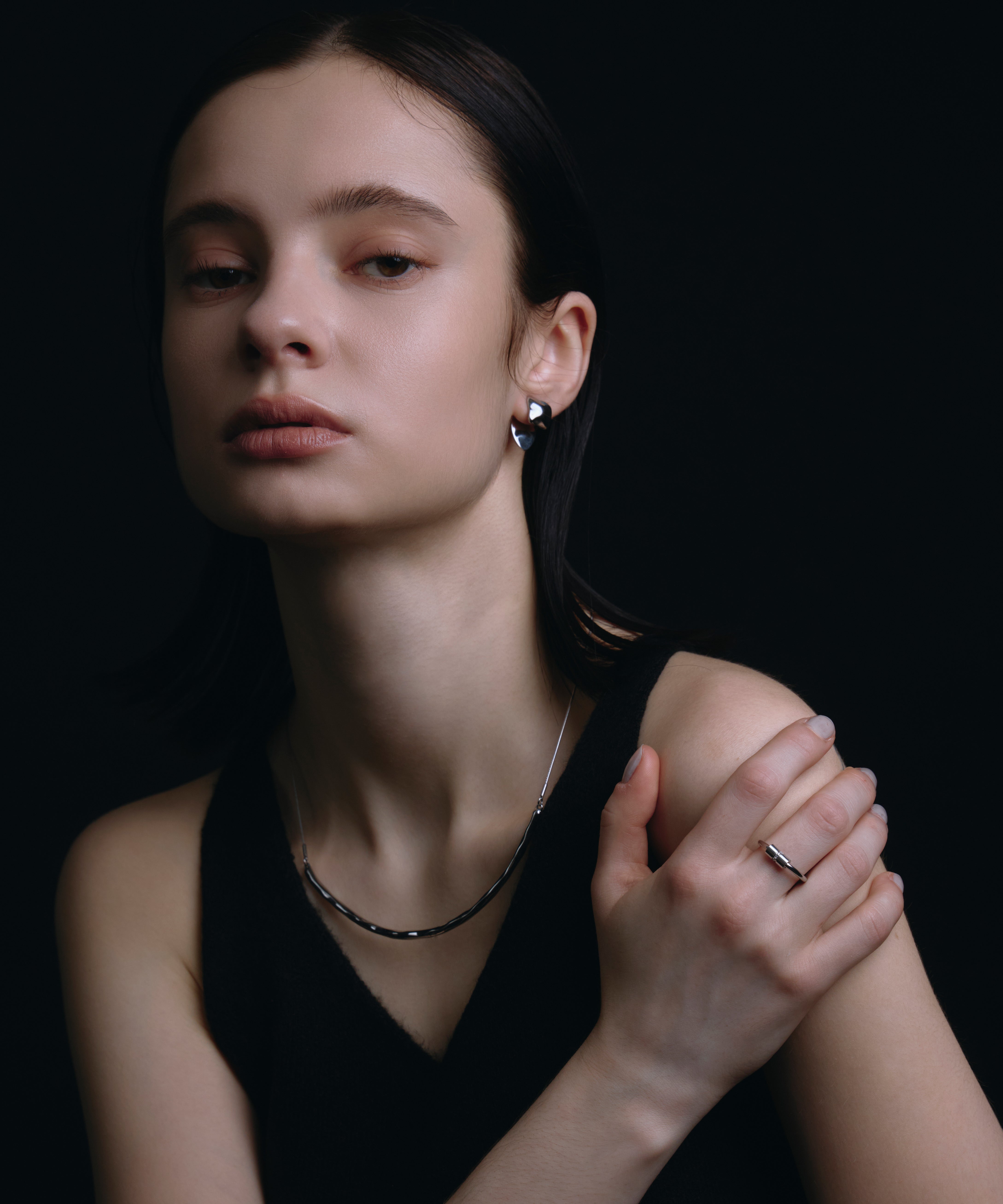 [展覽產品（預定四月底出貨）][銀色凹凸不平的頸圈項鍊