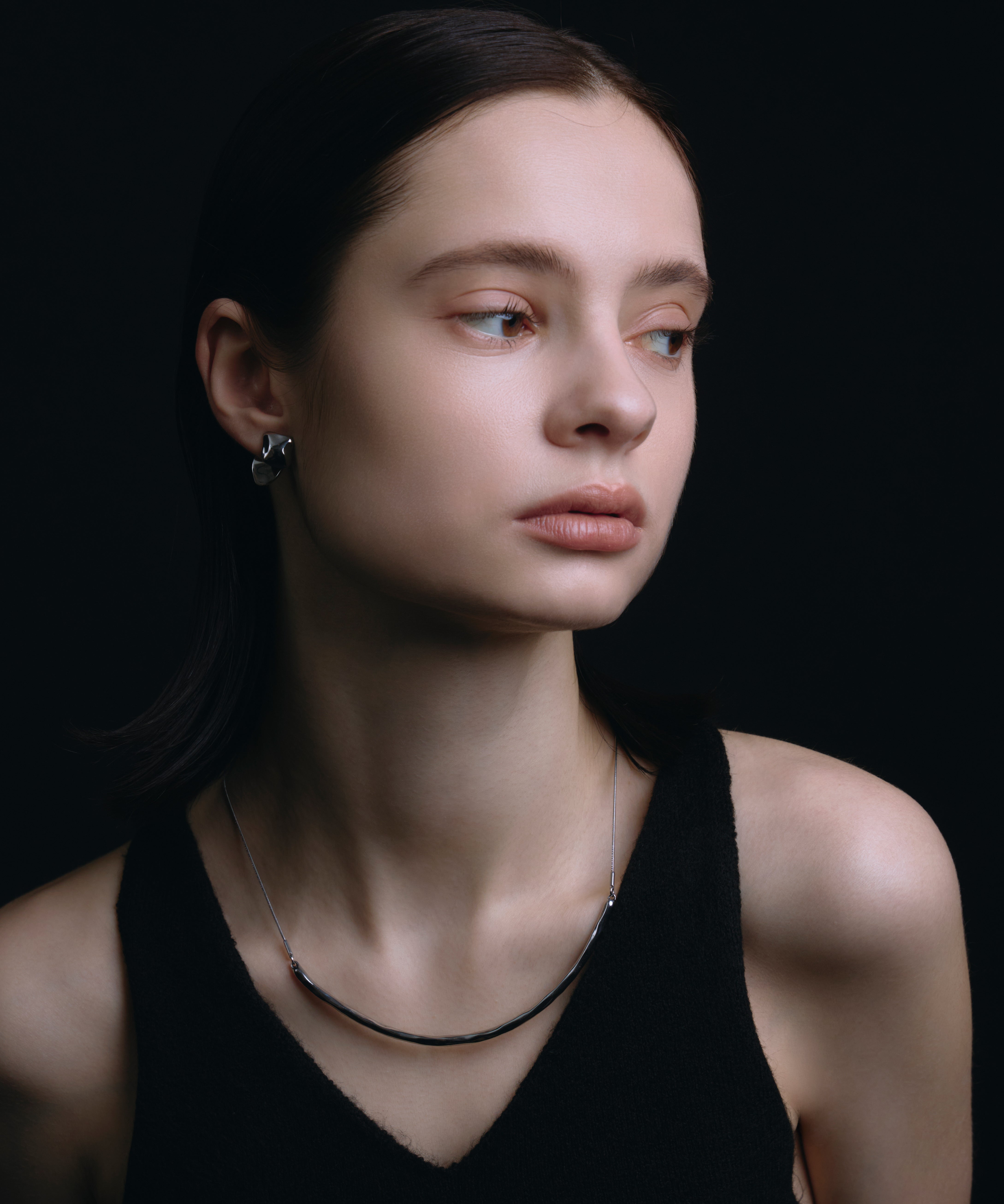 [展覽產品（預定四月底出貨）][銀色凹凸不平的頸圈項鍊