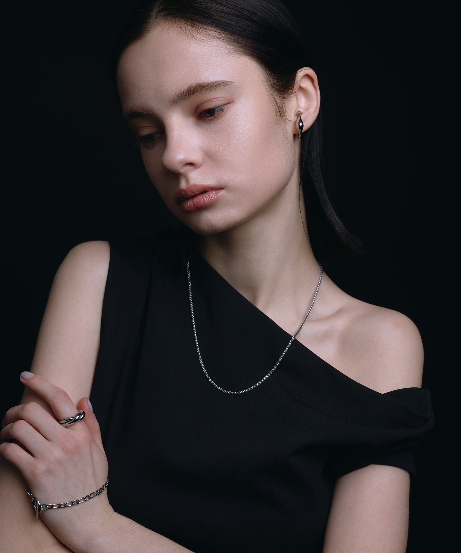 [展覽產品（預定四月底出貨）][銀色結構繩項鍊