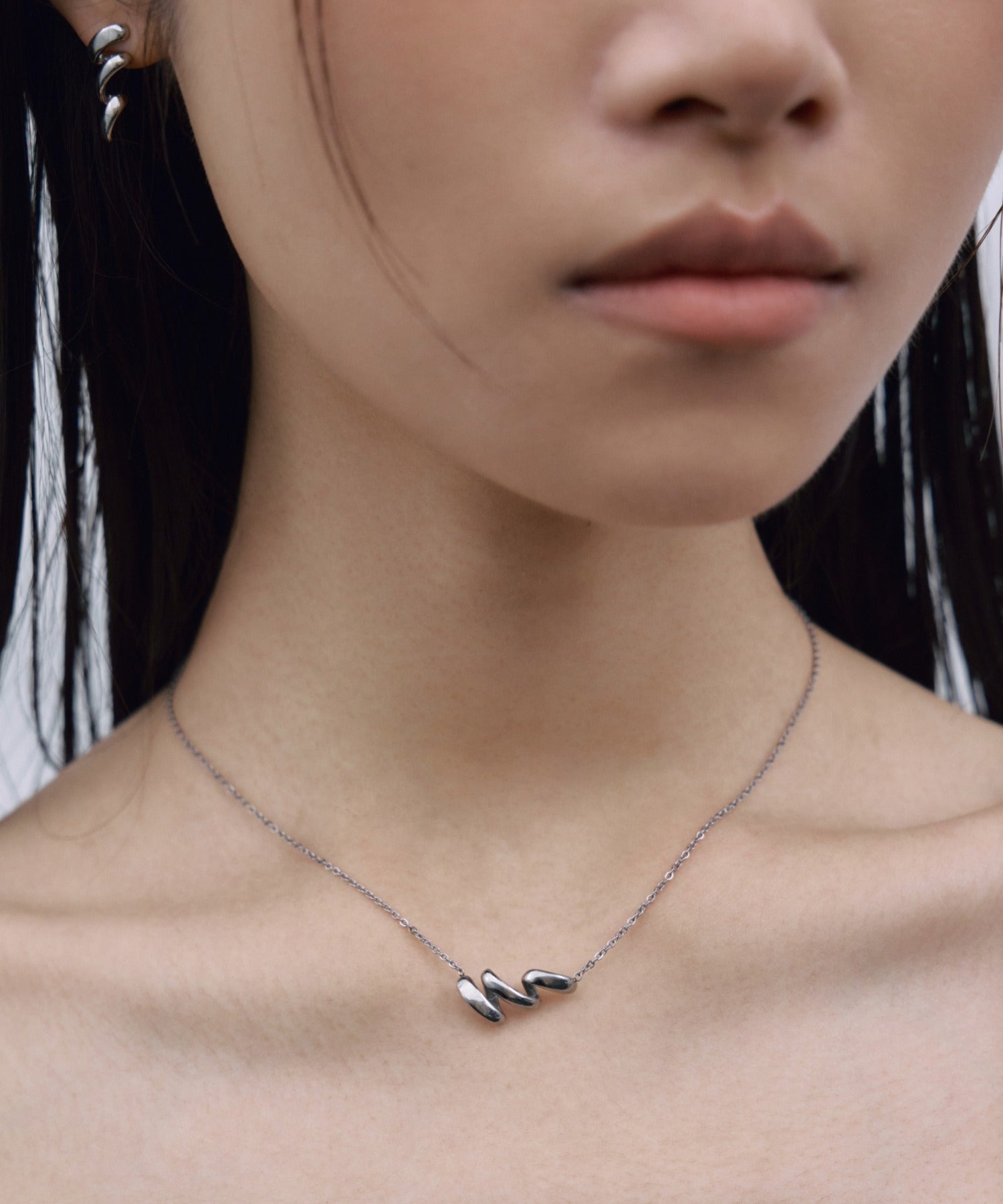 【展示会商品(9月下旬発送予定)】[シルバー]フロースパイラルネックレス