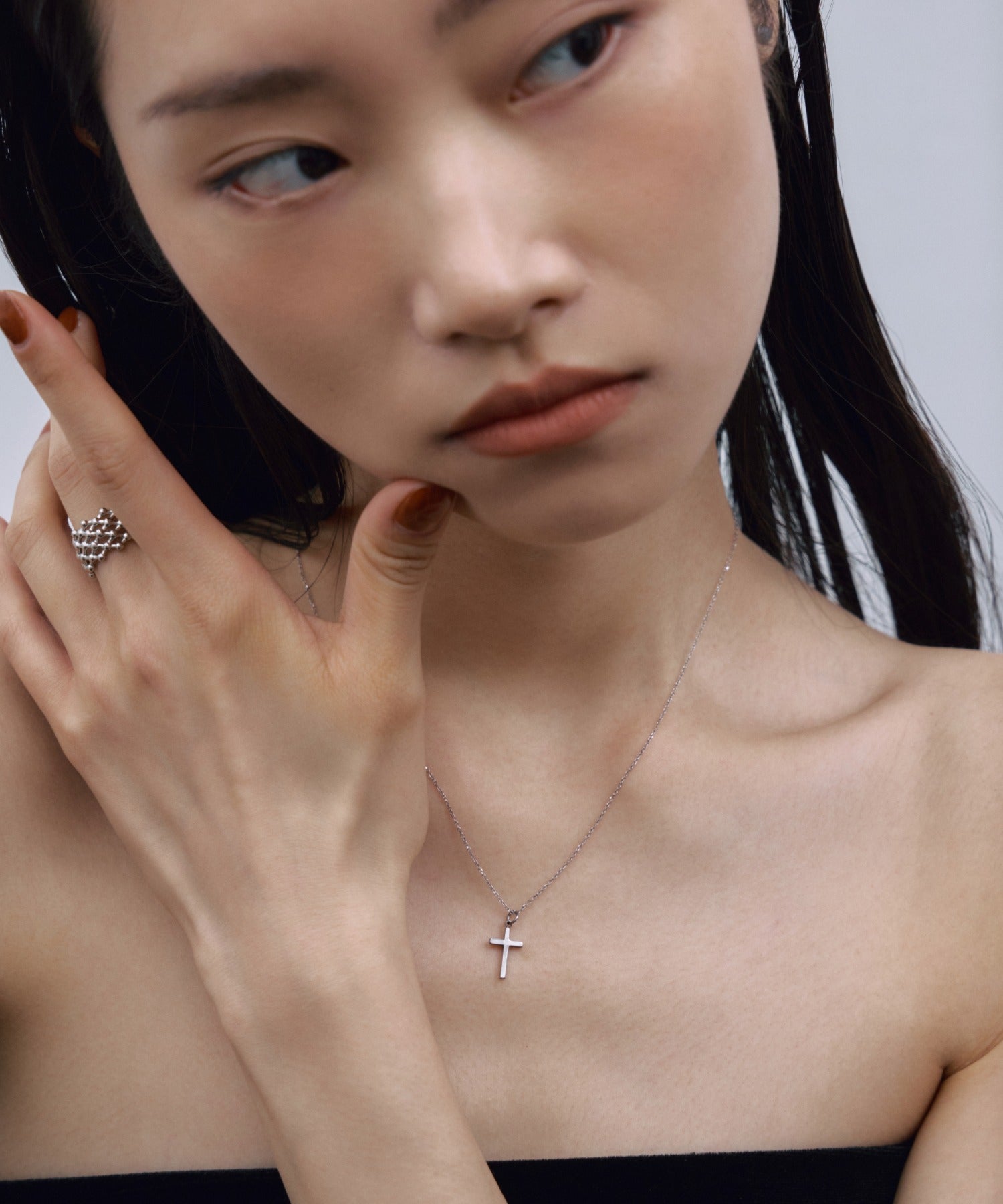 【展示会商品(9月下旬発送予定)】[シルバー]クロスチャームネックレス