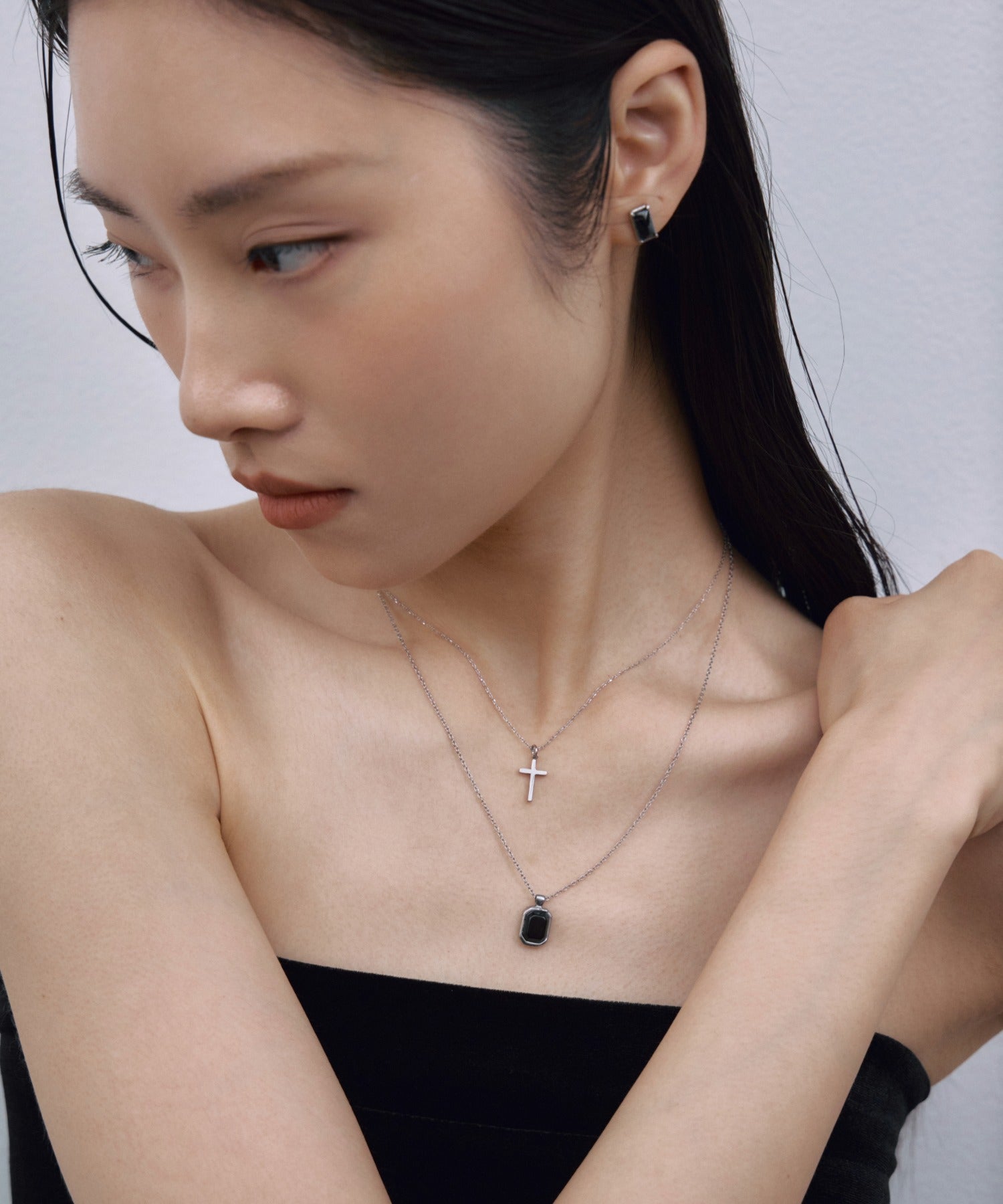 【展示会商品(9月下旬発送予定)】[シルバー]クロスチャームネックレス