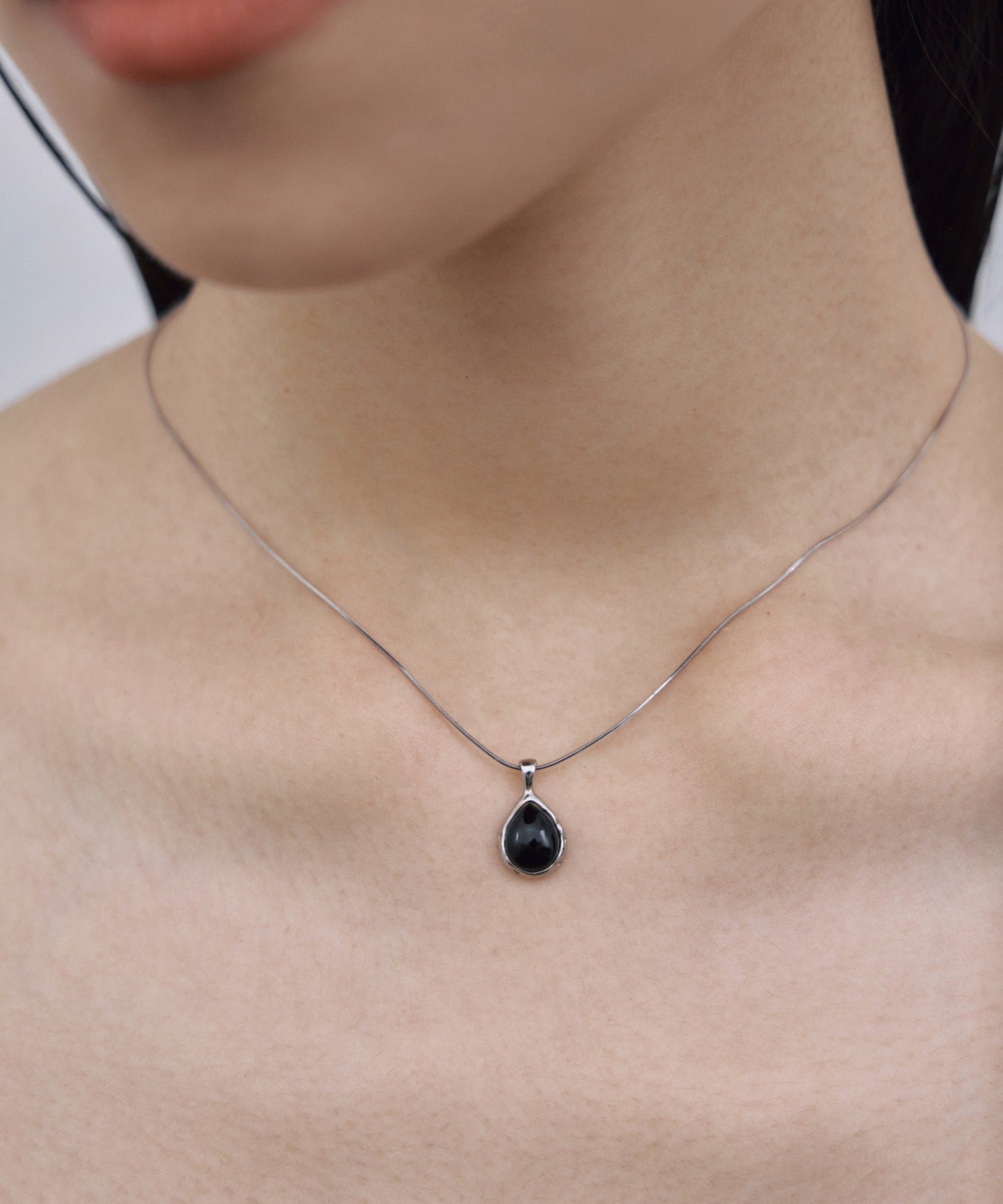 【展示会商品(9月下旬発送予定)】[シルバー]ドロップストーンネックレス