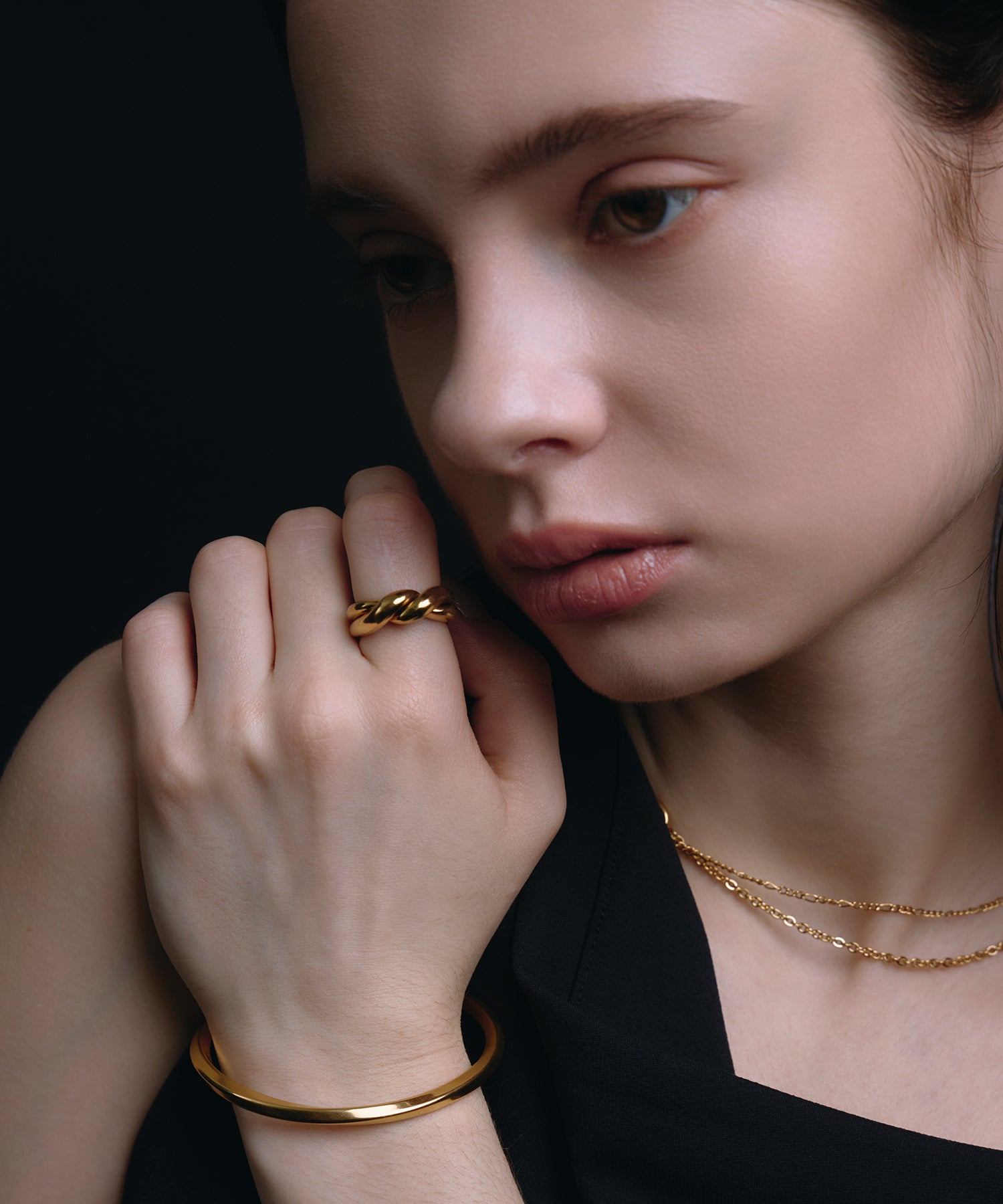 [展覽產品（預定四月底出貨）][金色] 雕塑扭繞手鐲