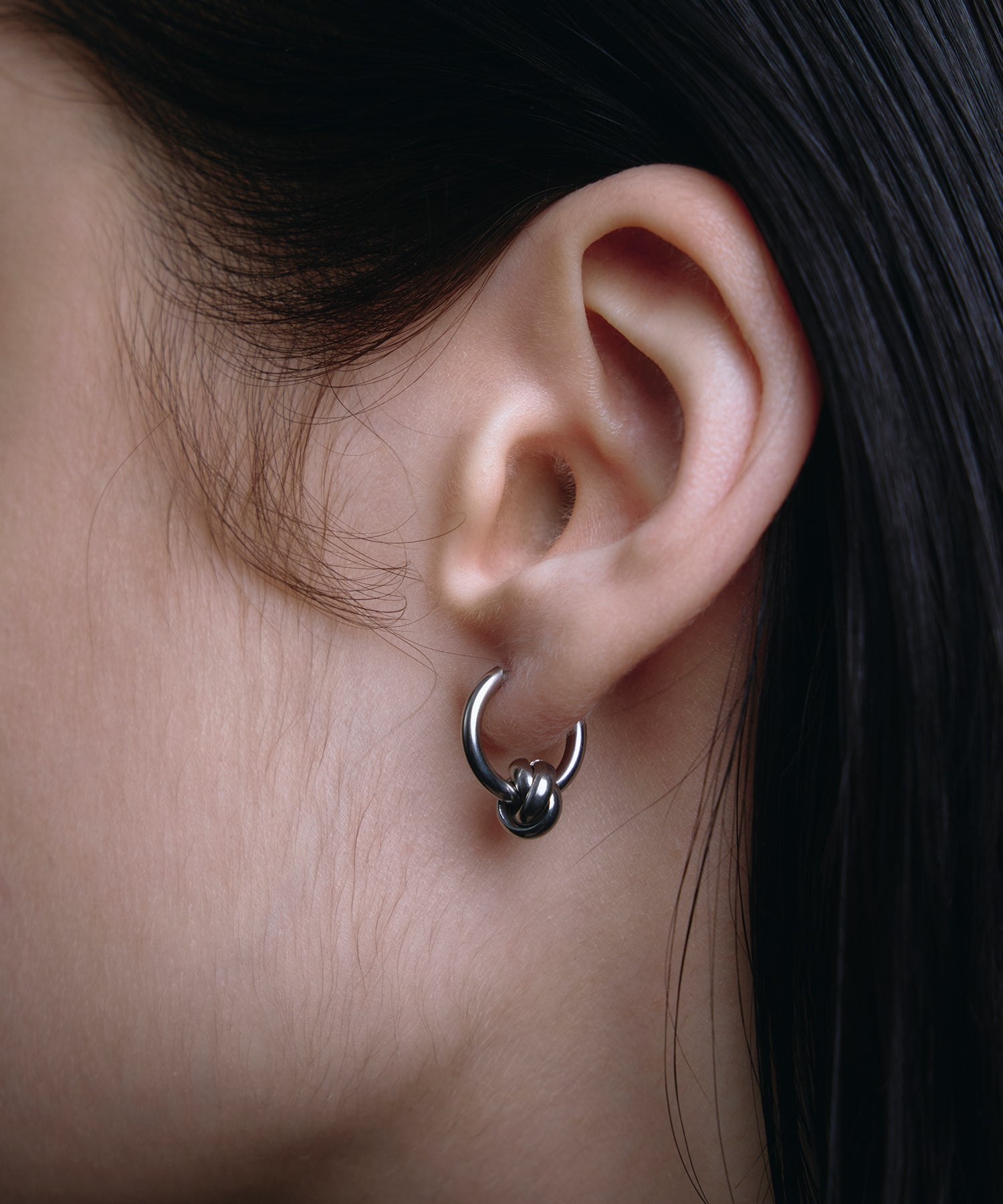 美品 FARIS シルバー Lava Small フープピアス シルバー]スパイラルミニフープピアス