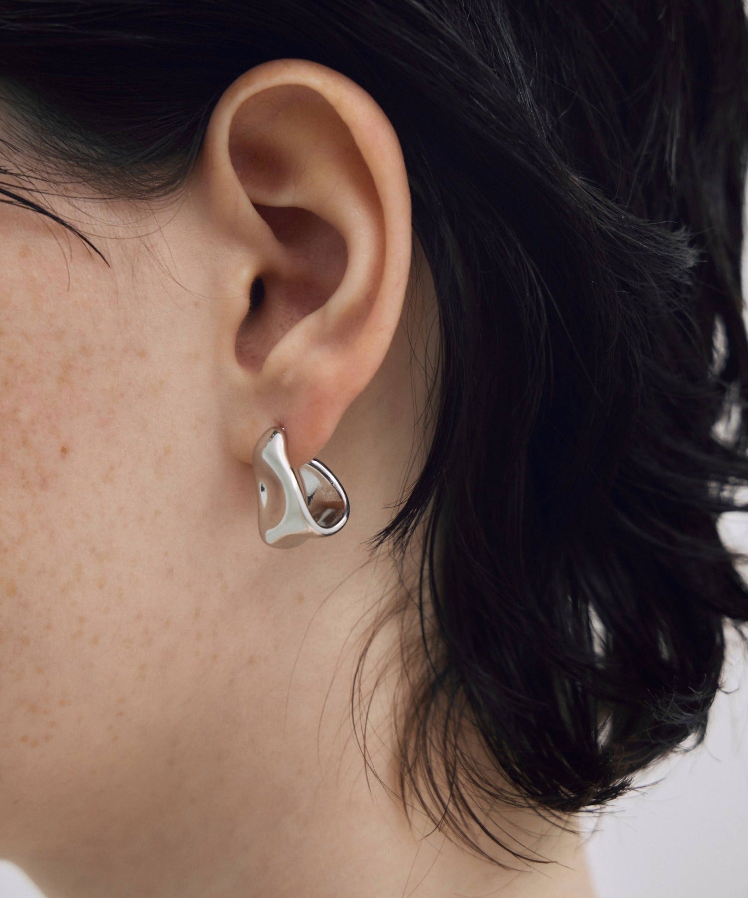 [シルバー]ビートテクスチャーフープピアス