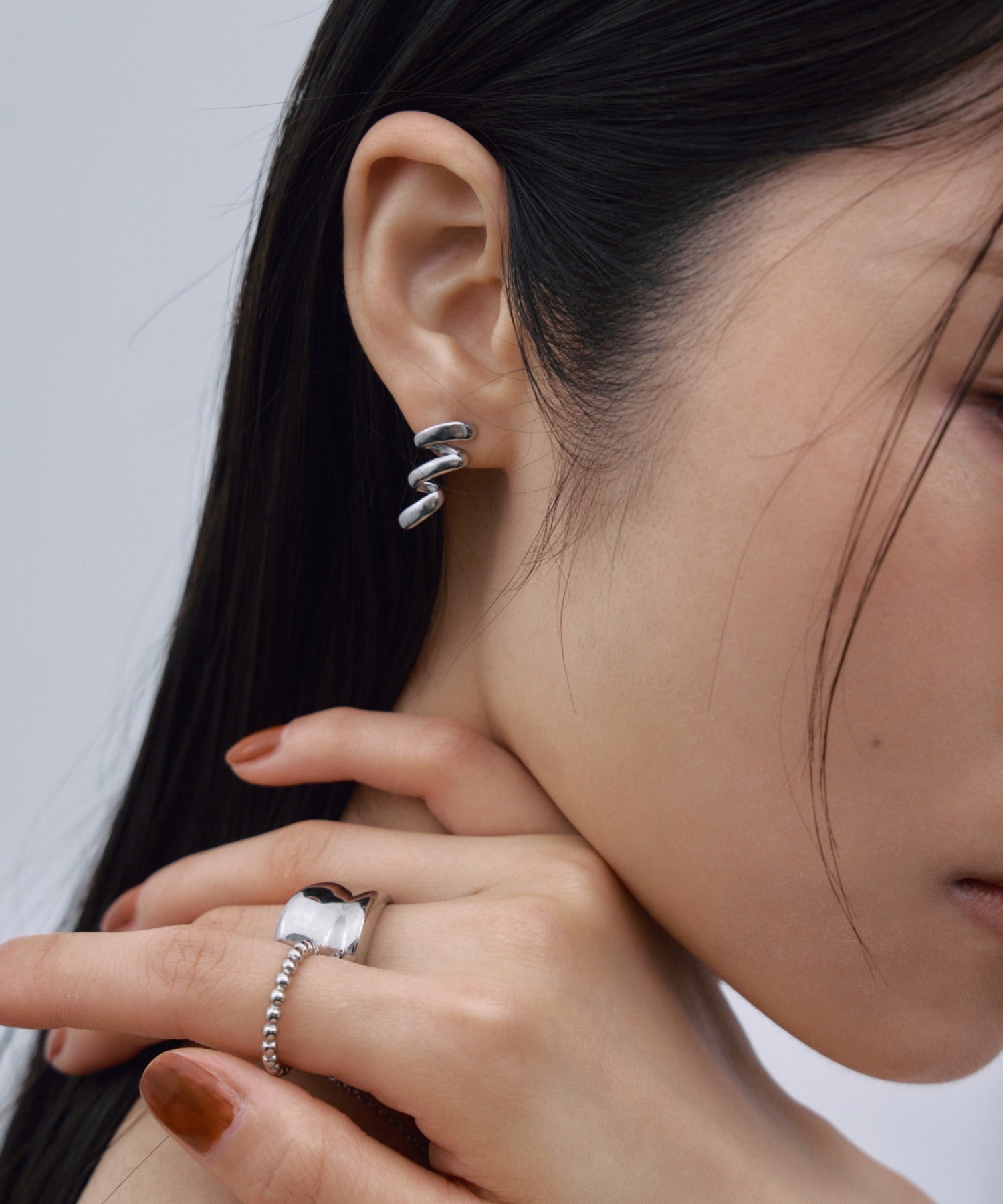 【展示会商品(9月下旬発送予定)】[シルバー]フロースパイラルピアス