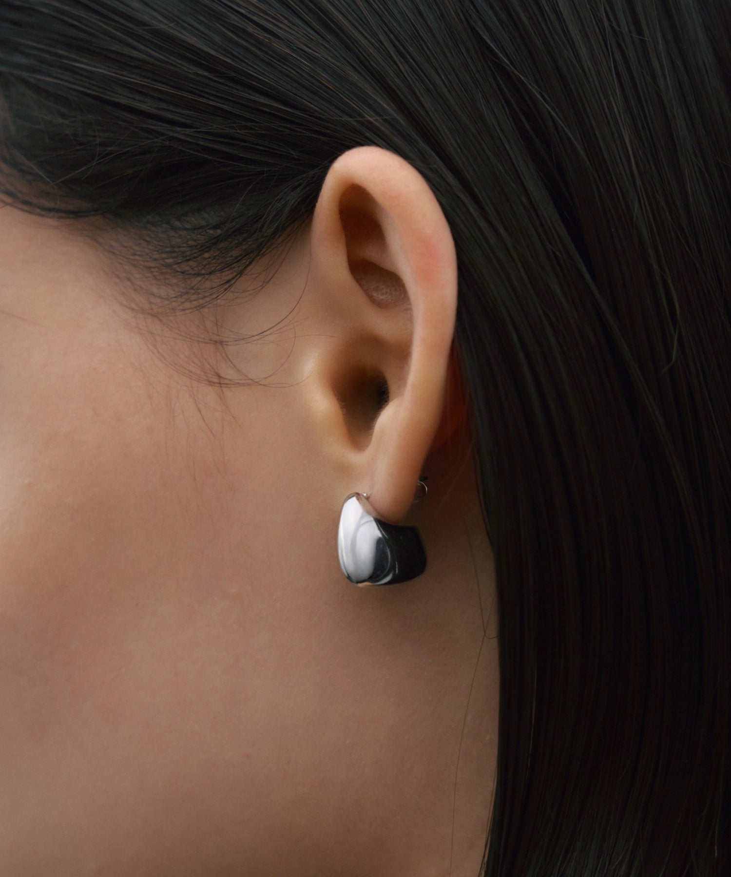 [シルバー]ペブルラインピアス
