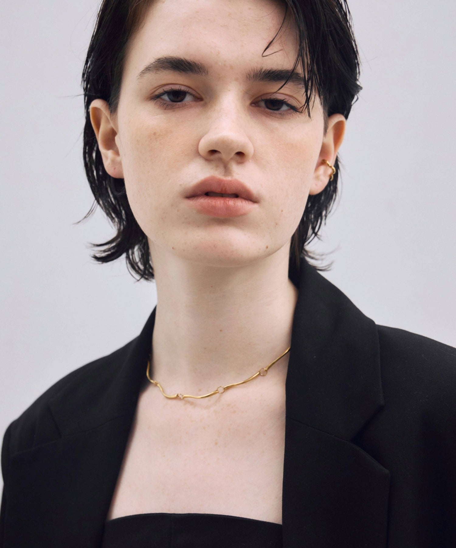 [ゴールド]ニュアンスフラワーイヤーカフ