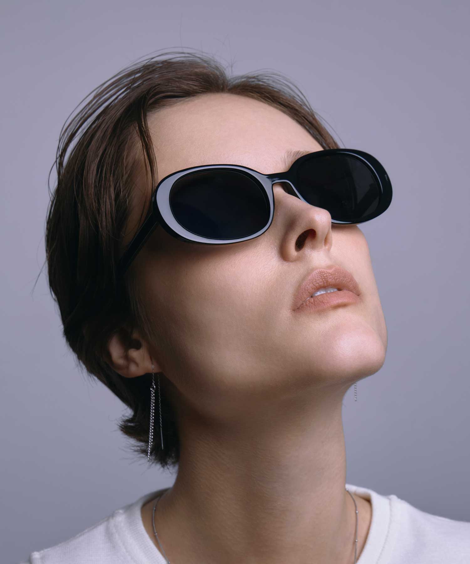 [ブラック]カラーレンズビッグオーバルフレーム