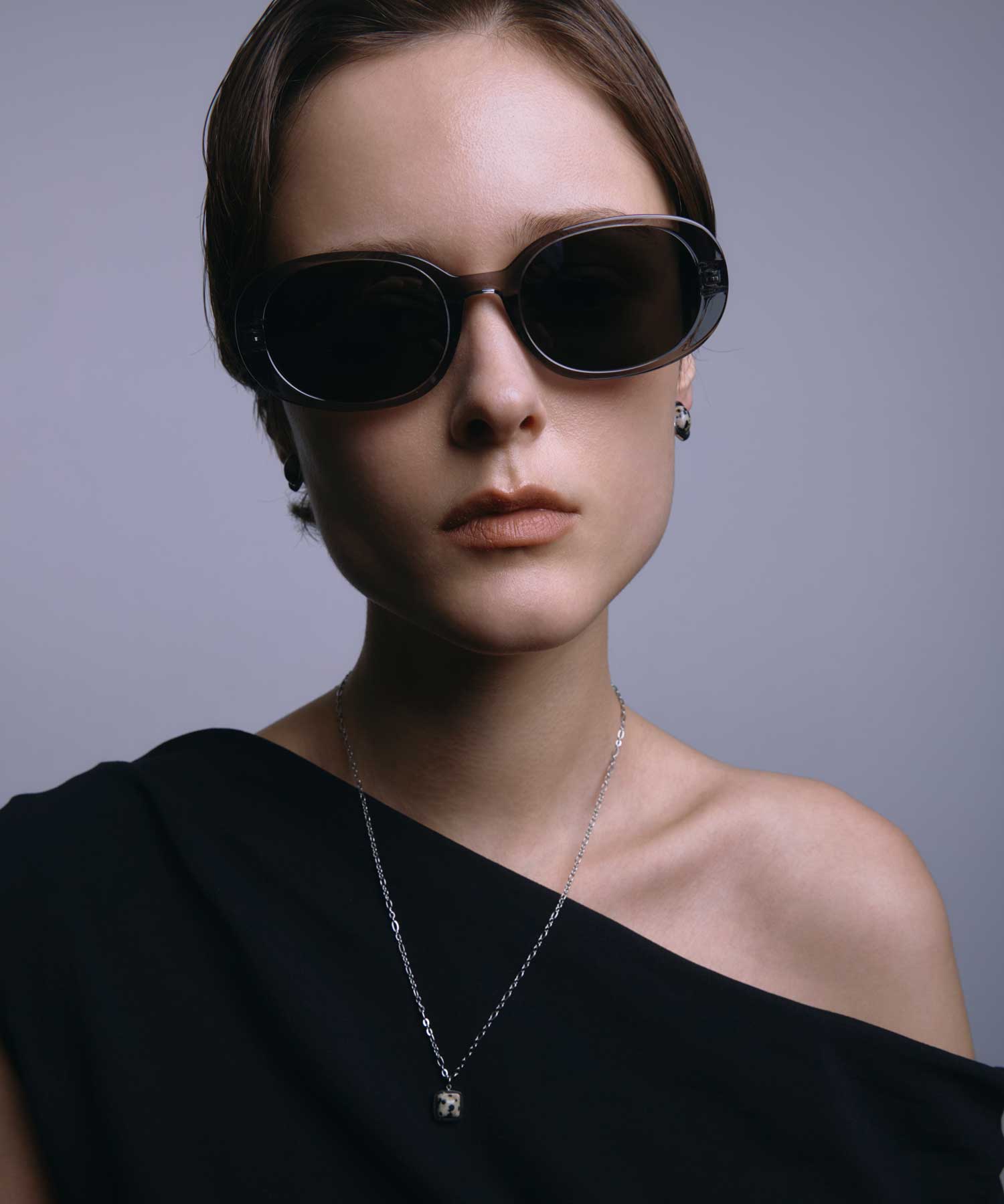 [灰色]顏色鏡片大橢圓框