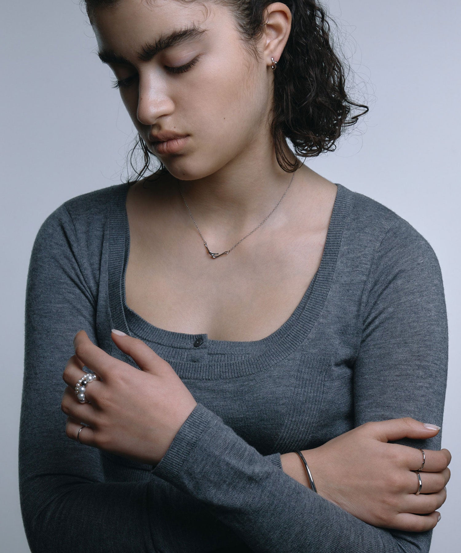 シルバー　金属アレルギー対応　サージカルステンレス　カルヴァフックネックレス