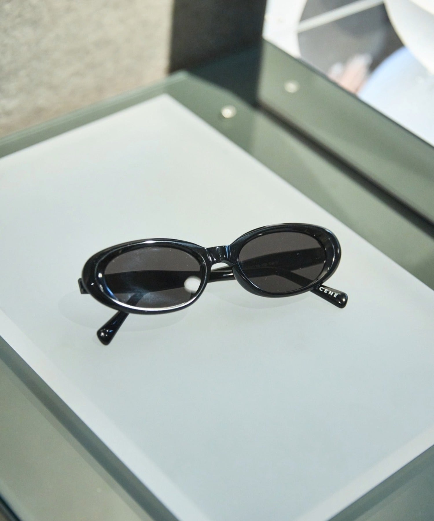 [ブラック]オーバルアセテートフレーム