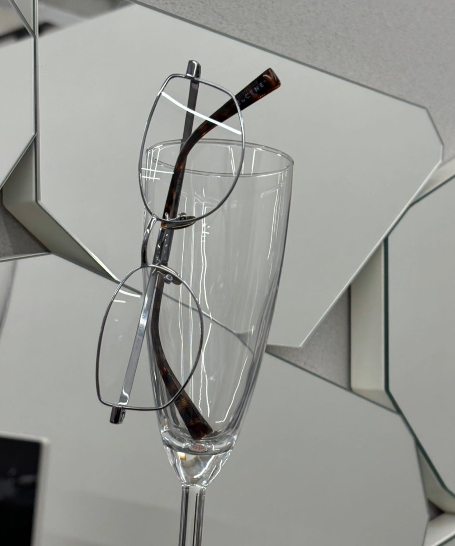 [シルバー]スクエアチタンフレーム