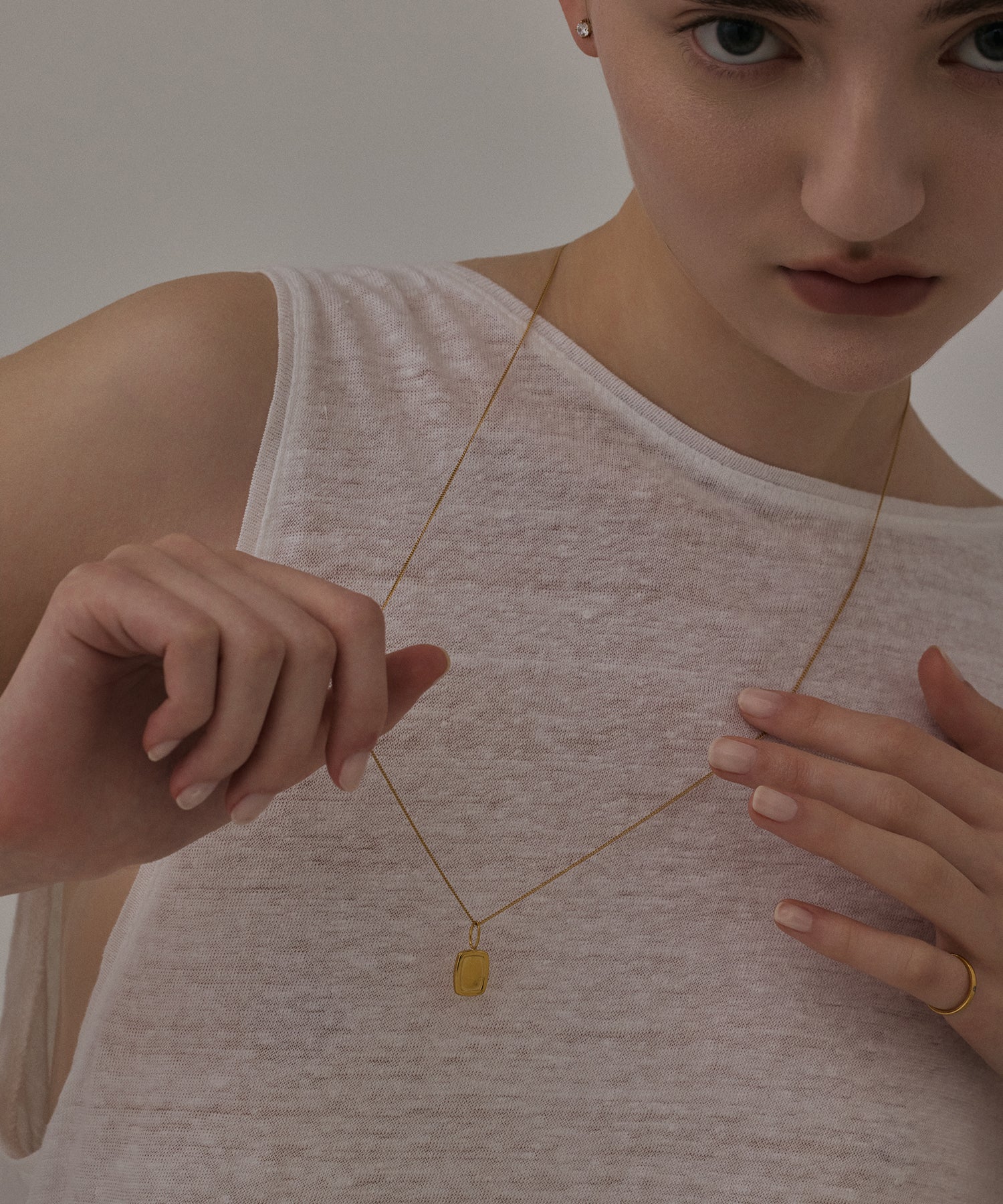 ゴールド]スクエアトップネックレス