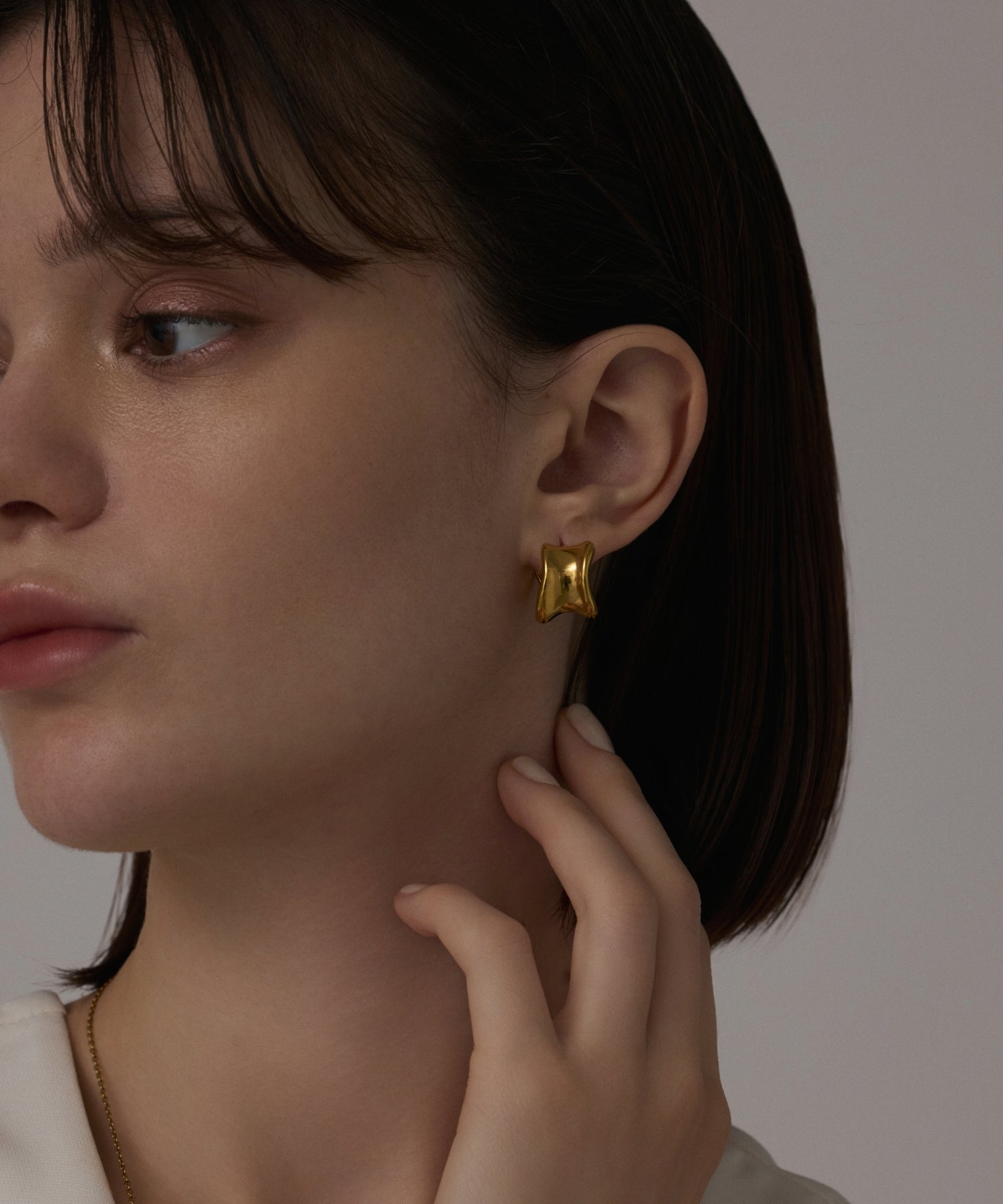 ゴールド　ボリュームカーブピアス　金属アレルギー対応　サージカルステンレス
