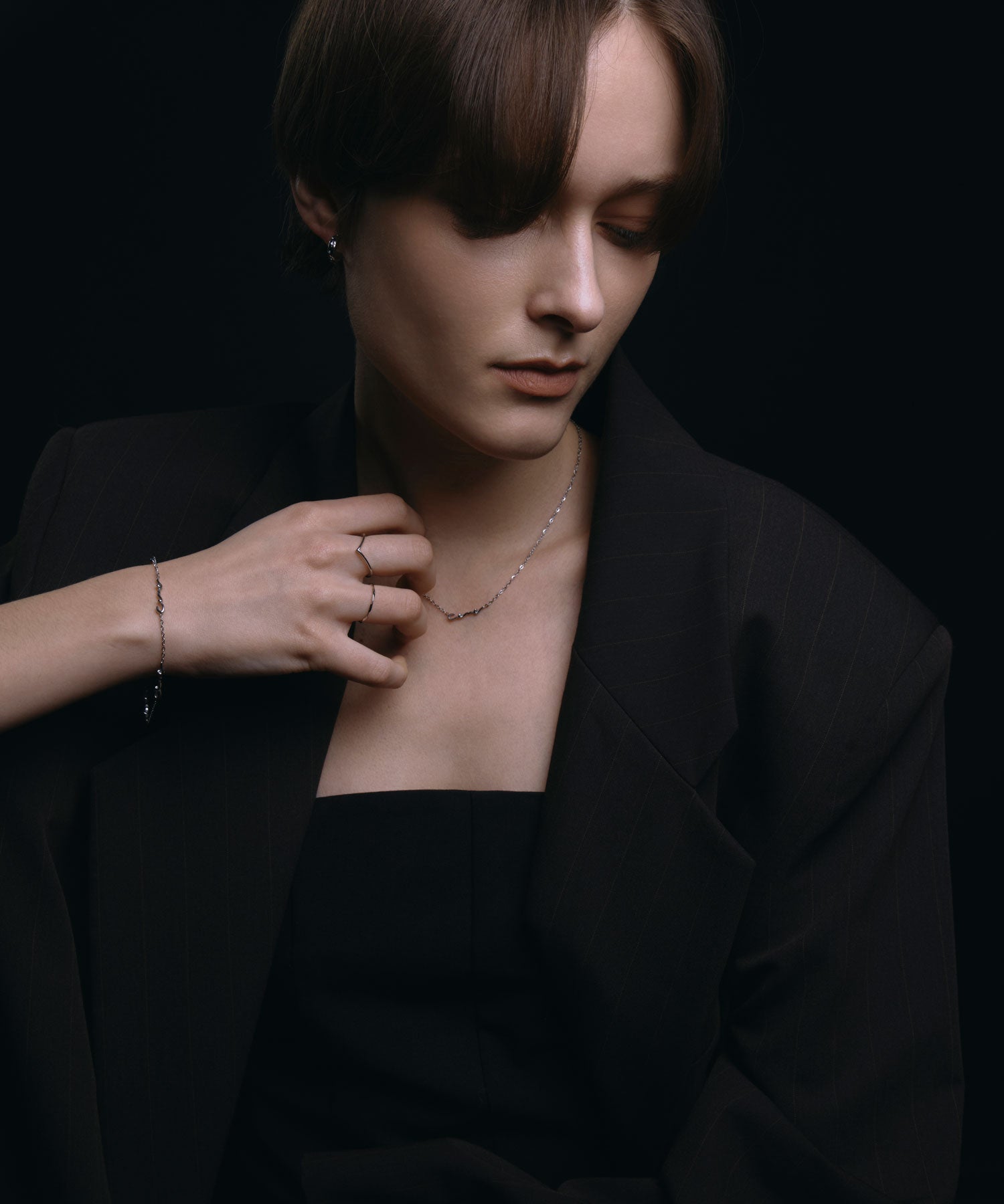 [シルバー]ニュアンスロゴブレスレット