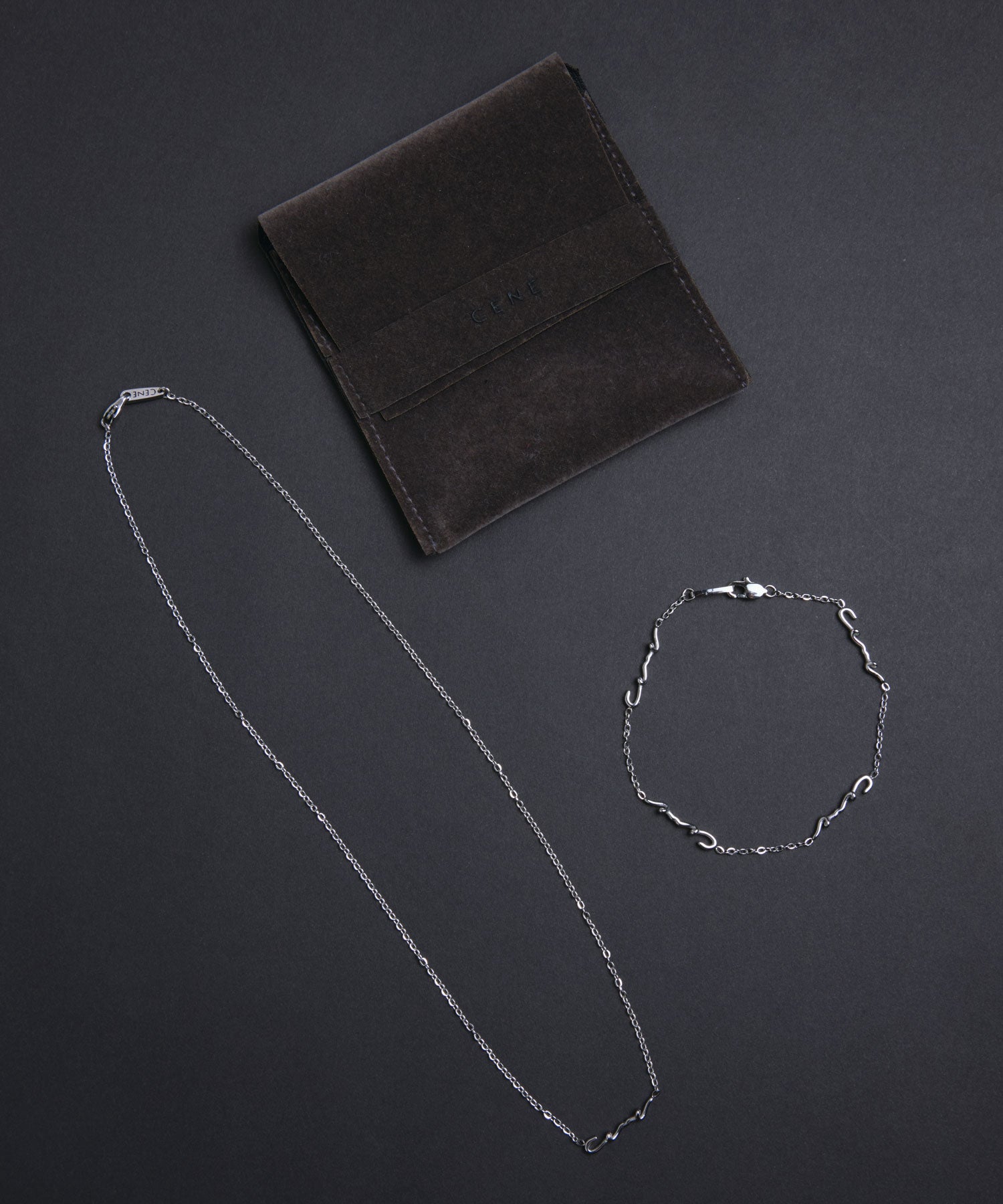 [シルバー]ニュアンスロゴブレスレット