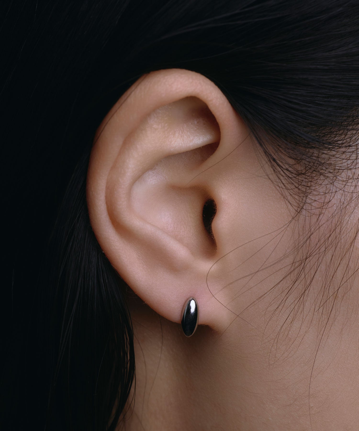 [シルバー]オーバルアシメピアス