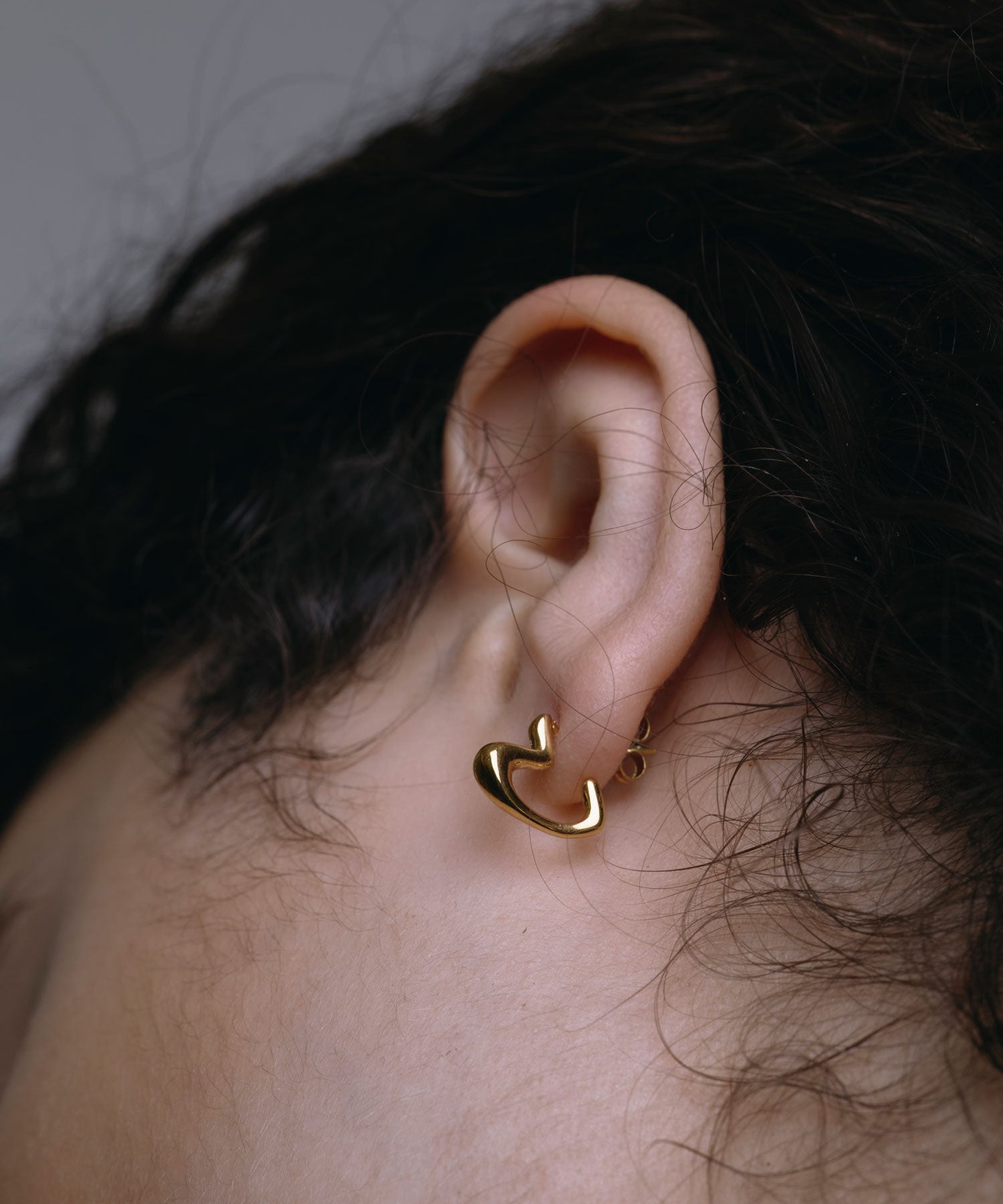 [ゴールド]プランプハートピアス