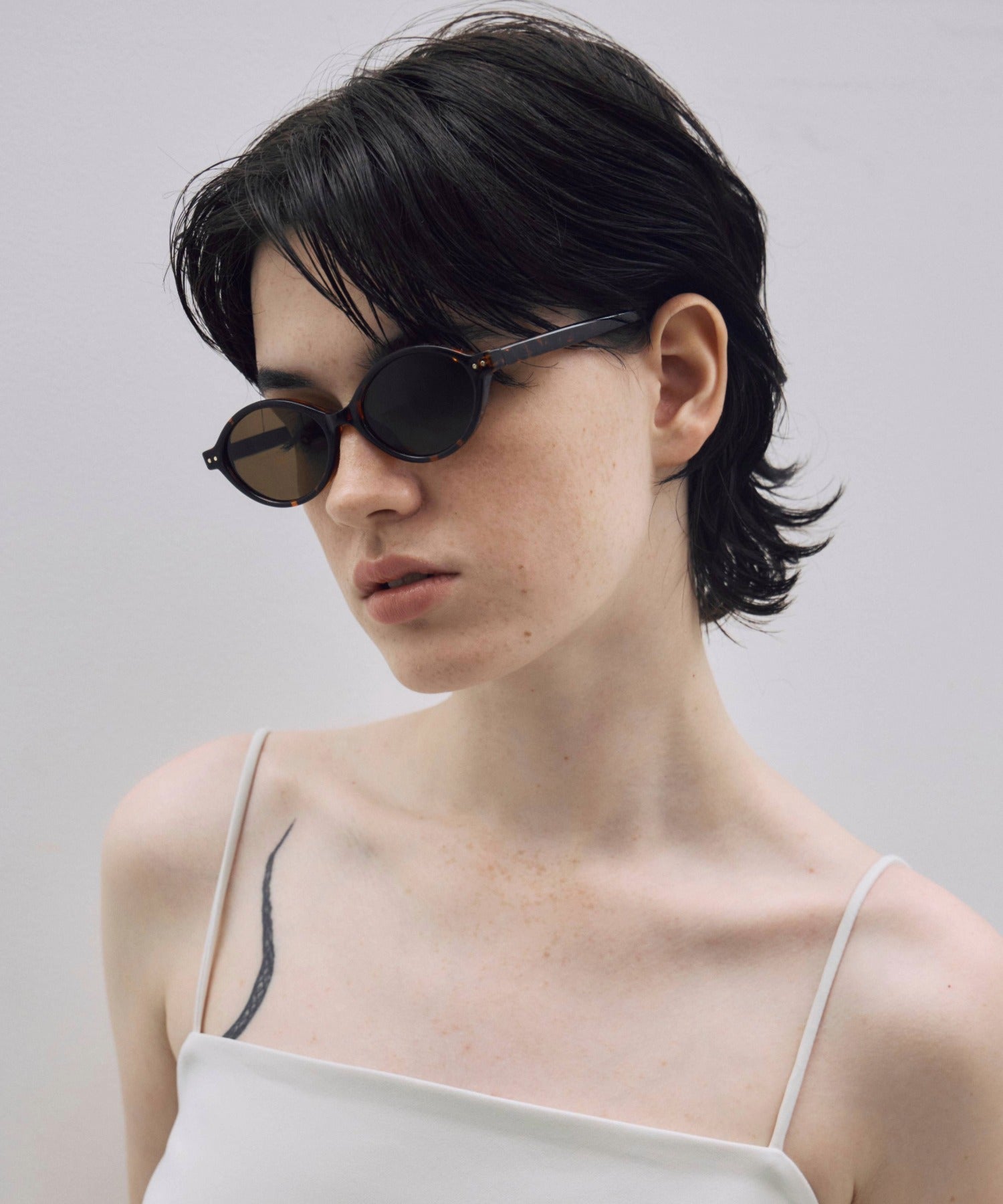 [ミックス]シャープオーバルフレーム