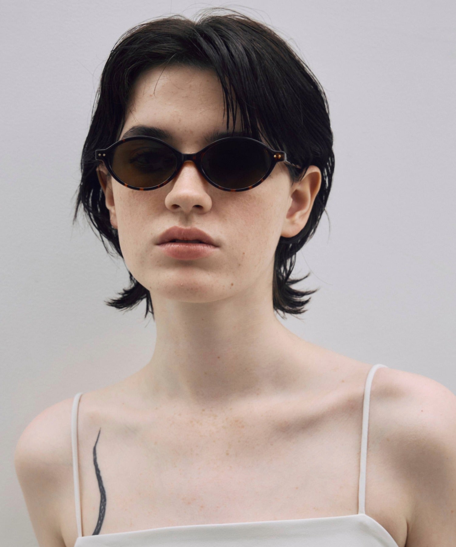 [ミックス]シャープオーバルフレーム