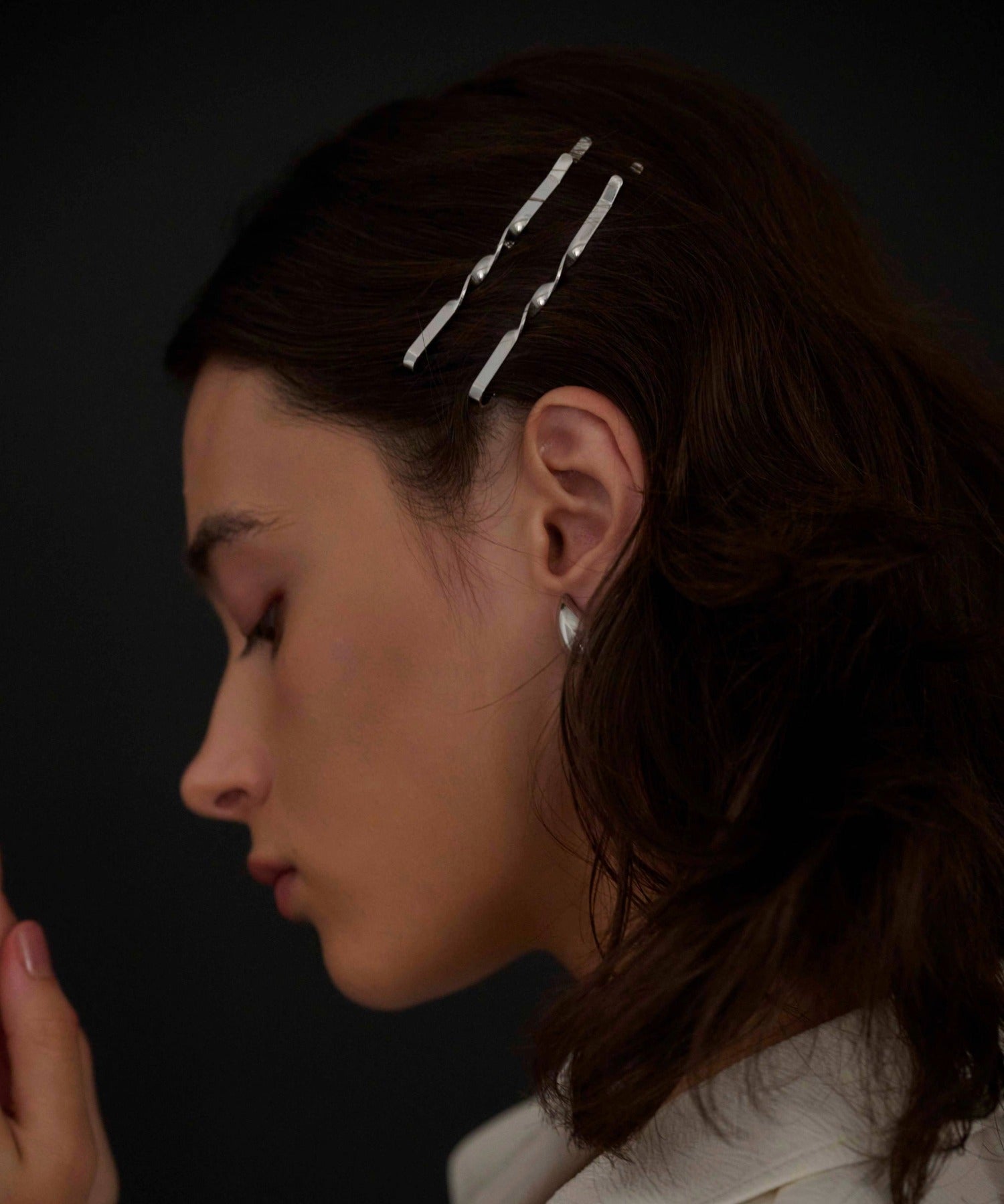 2Pツイストヘアピン　シルバー　ヘアアクセサリー　金属アレルギー対応　サージカルステンレス