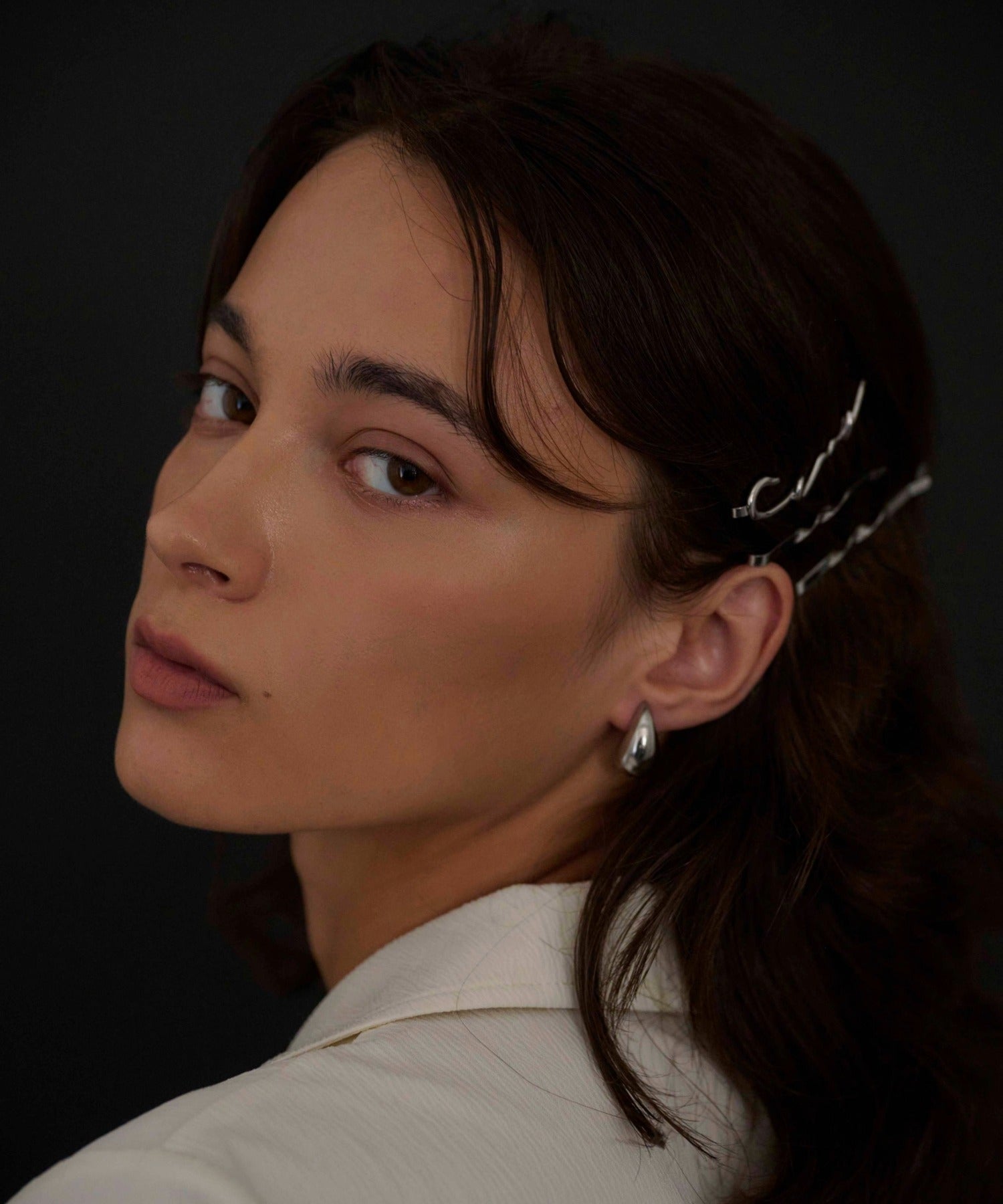 ロゴヘアピン　シルバー　ヘアアクセサリー　金属アレルギー対応　サージカルステンレス