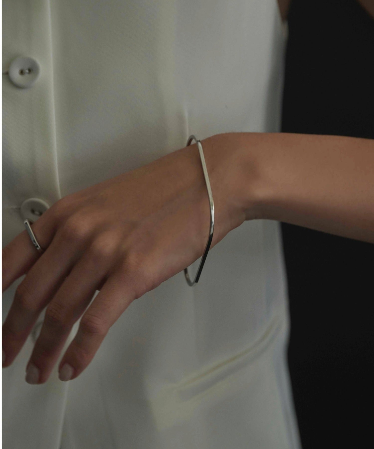 シルバー　クオードバングル　金属アレルギー対応　サージカルステンレス
