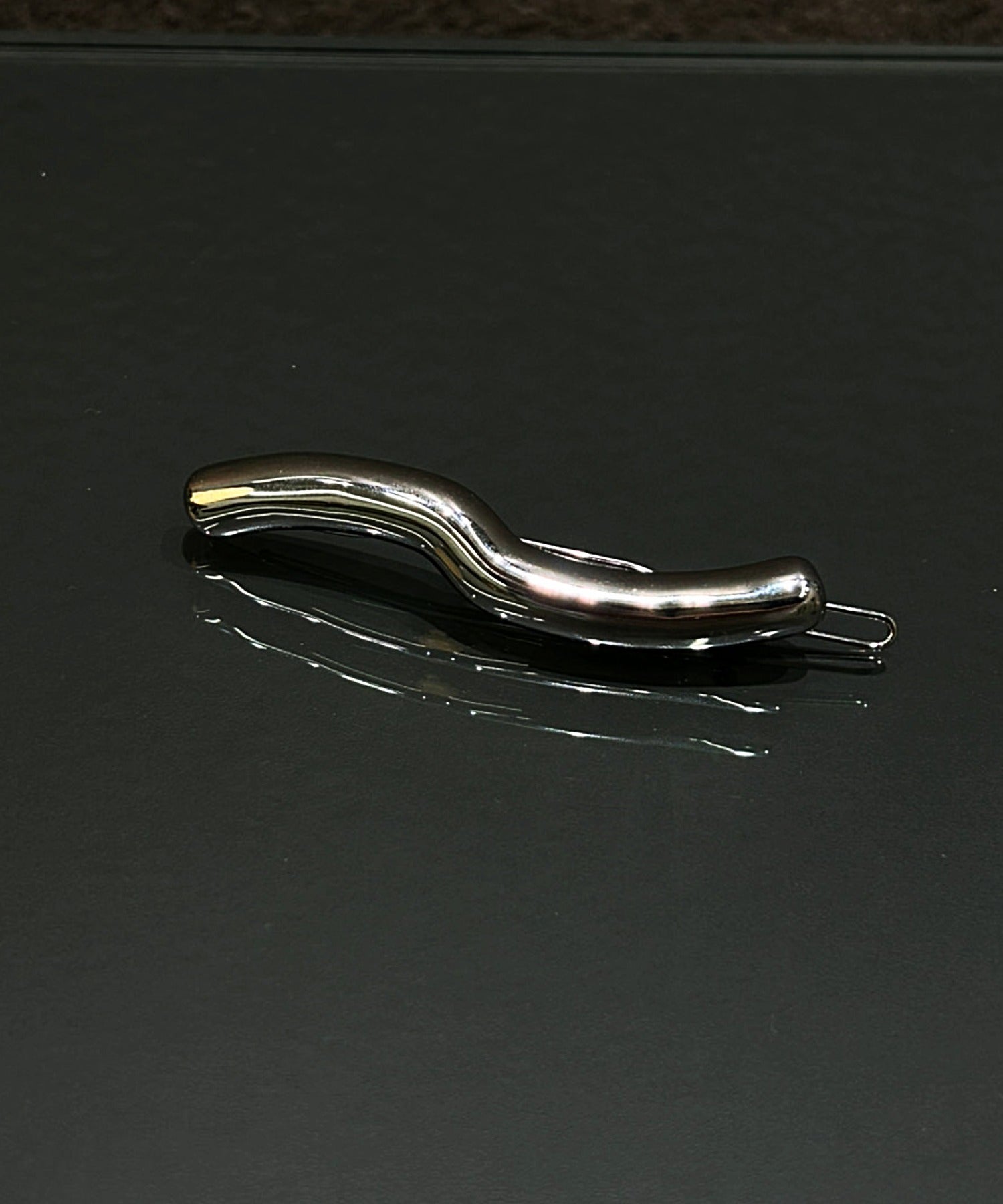 スウェルヘアクリップ　シルバー　ヘアアクセサリー　金属アレルギー対応　サージカルステンレス