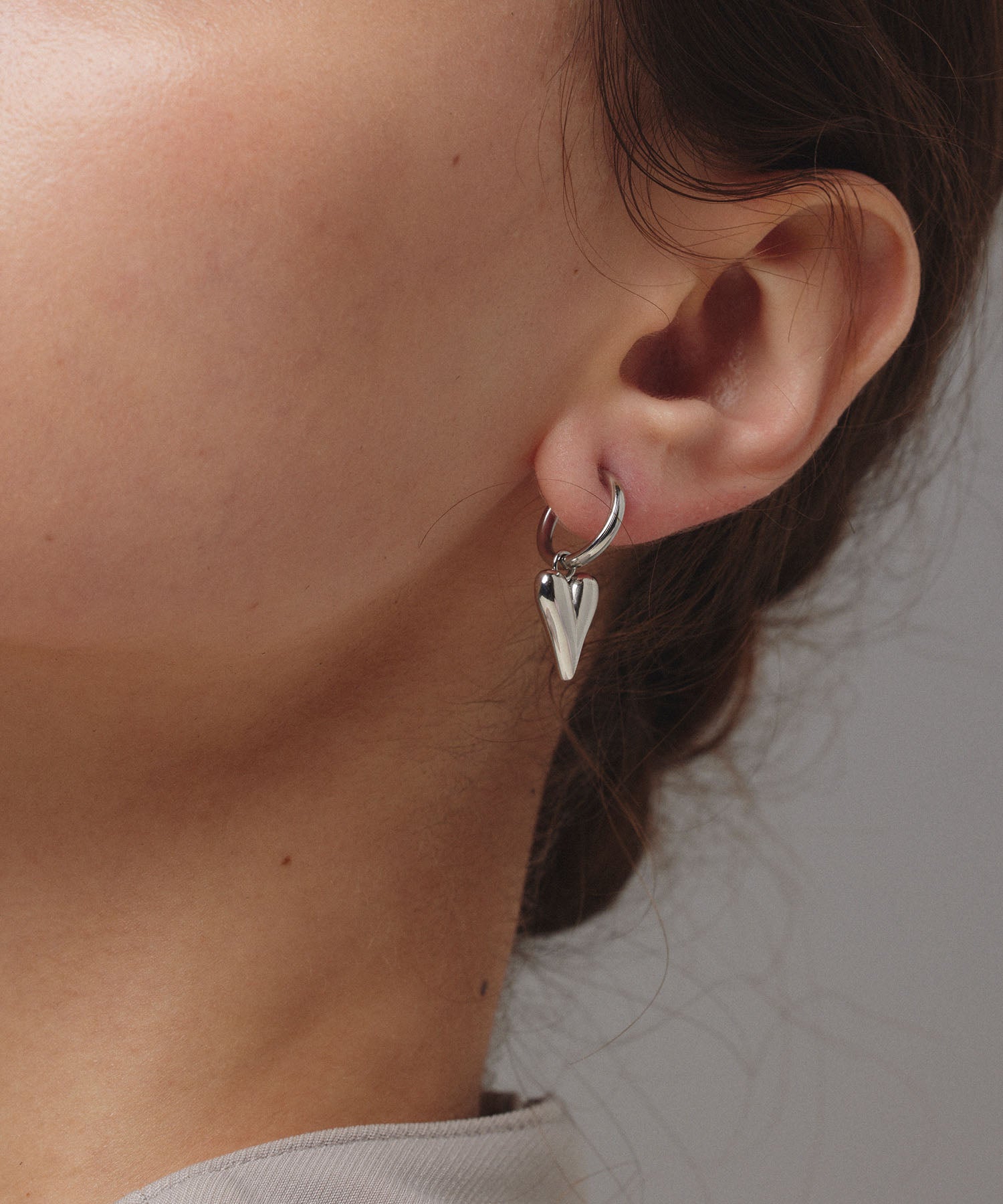 [Silver] Line Heart Hoop Earring