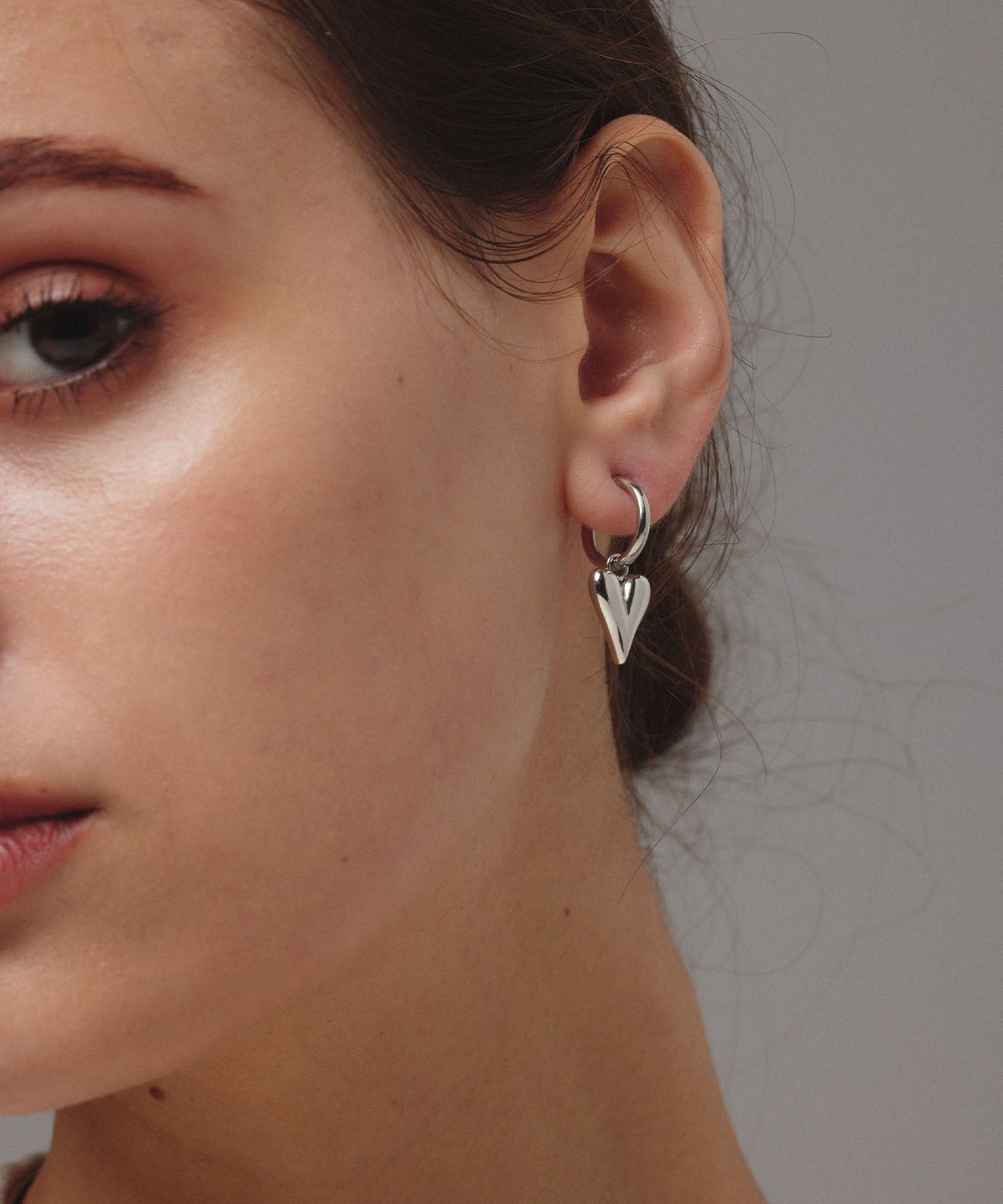 [Silver] Line Heart Hoop Earring