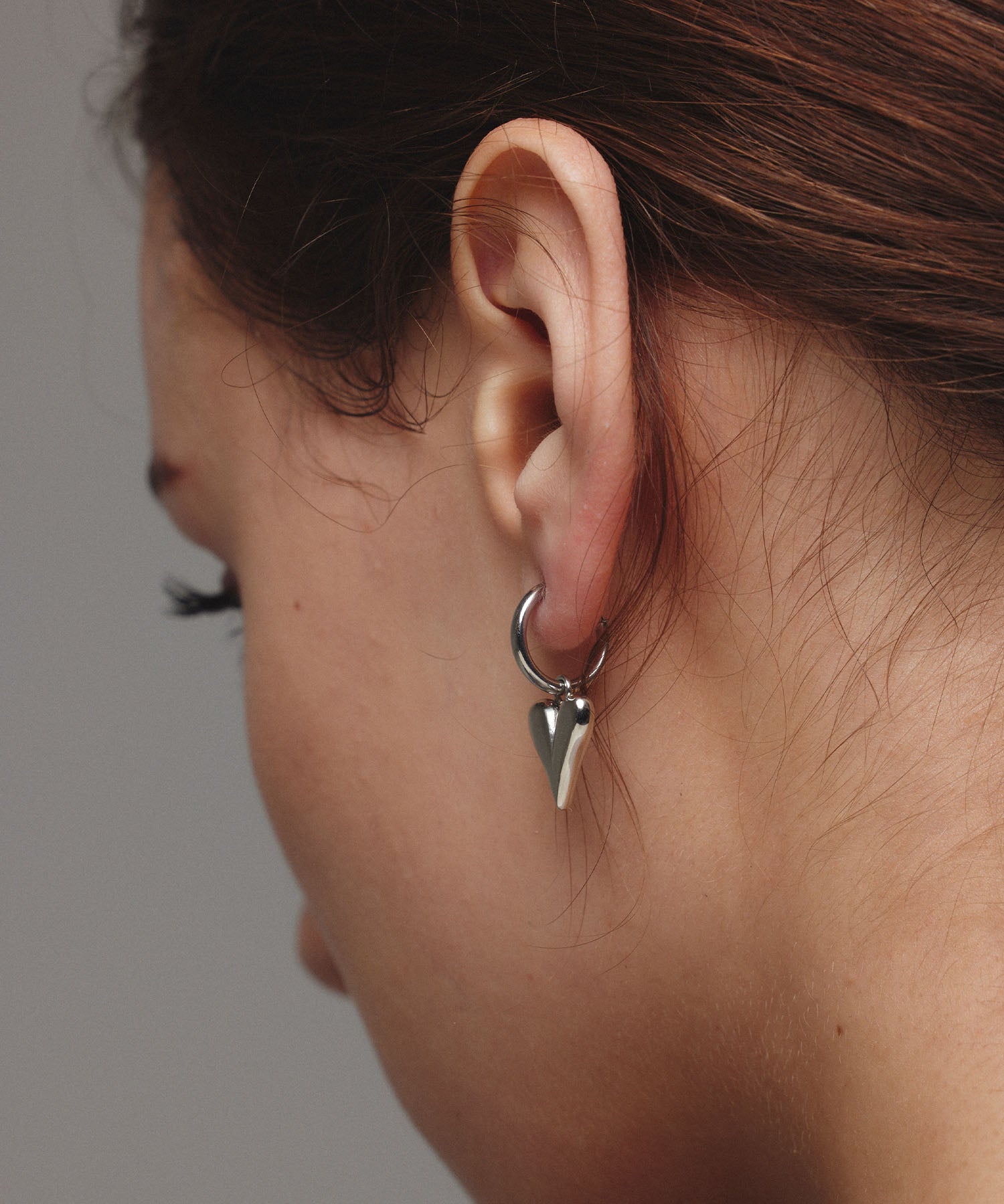 [Silver] Line Heart Hoop Earring