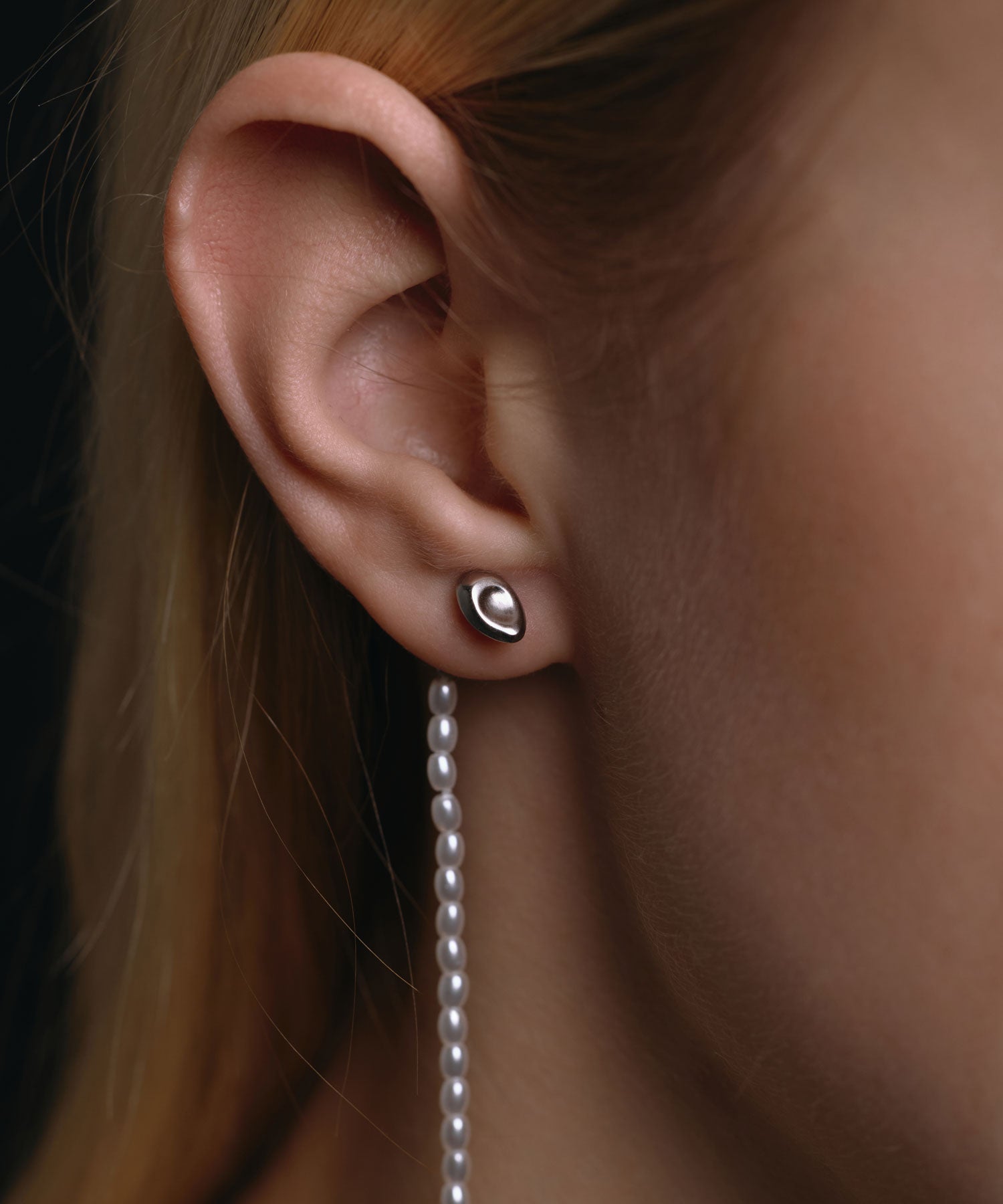 [シルバー]ストリアラインパールピアス