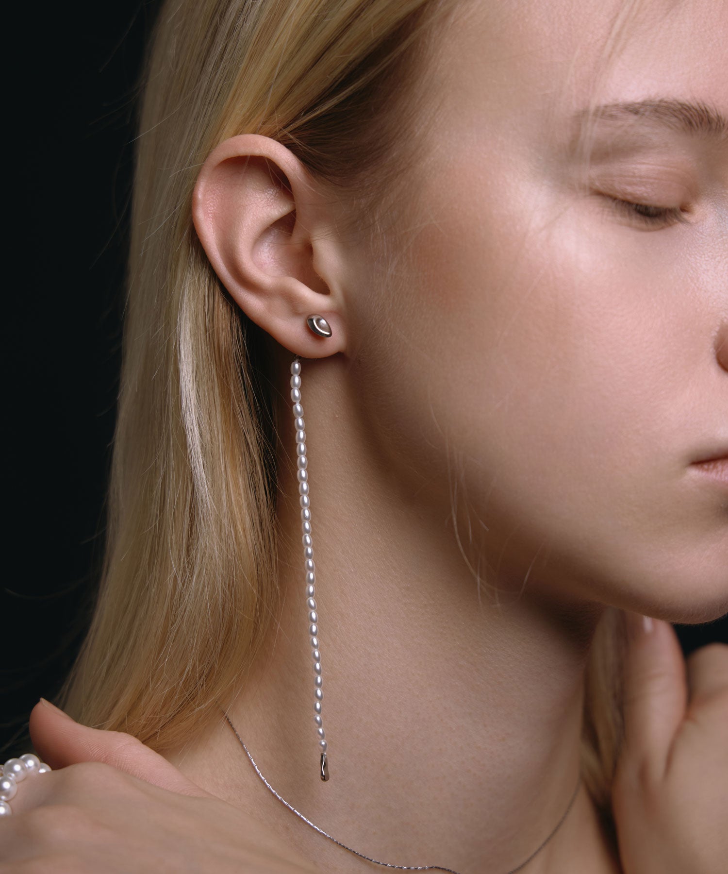 [シルバー]ストリアラインパールピアス