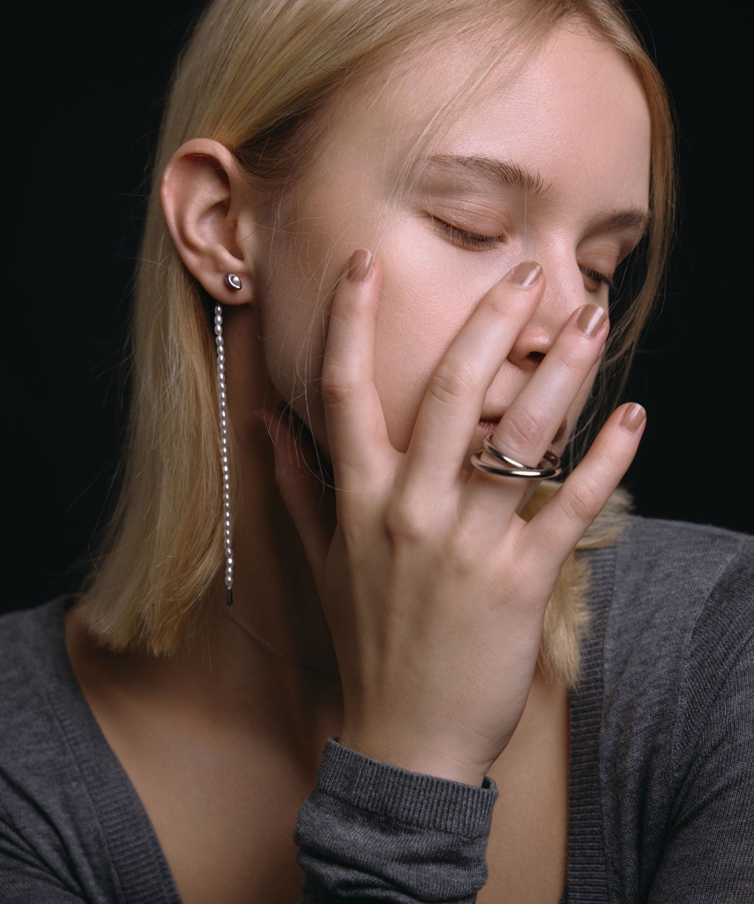 [シルバー]ストリアラインパールピアス