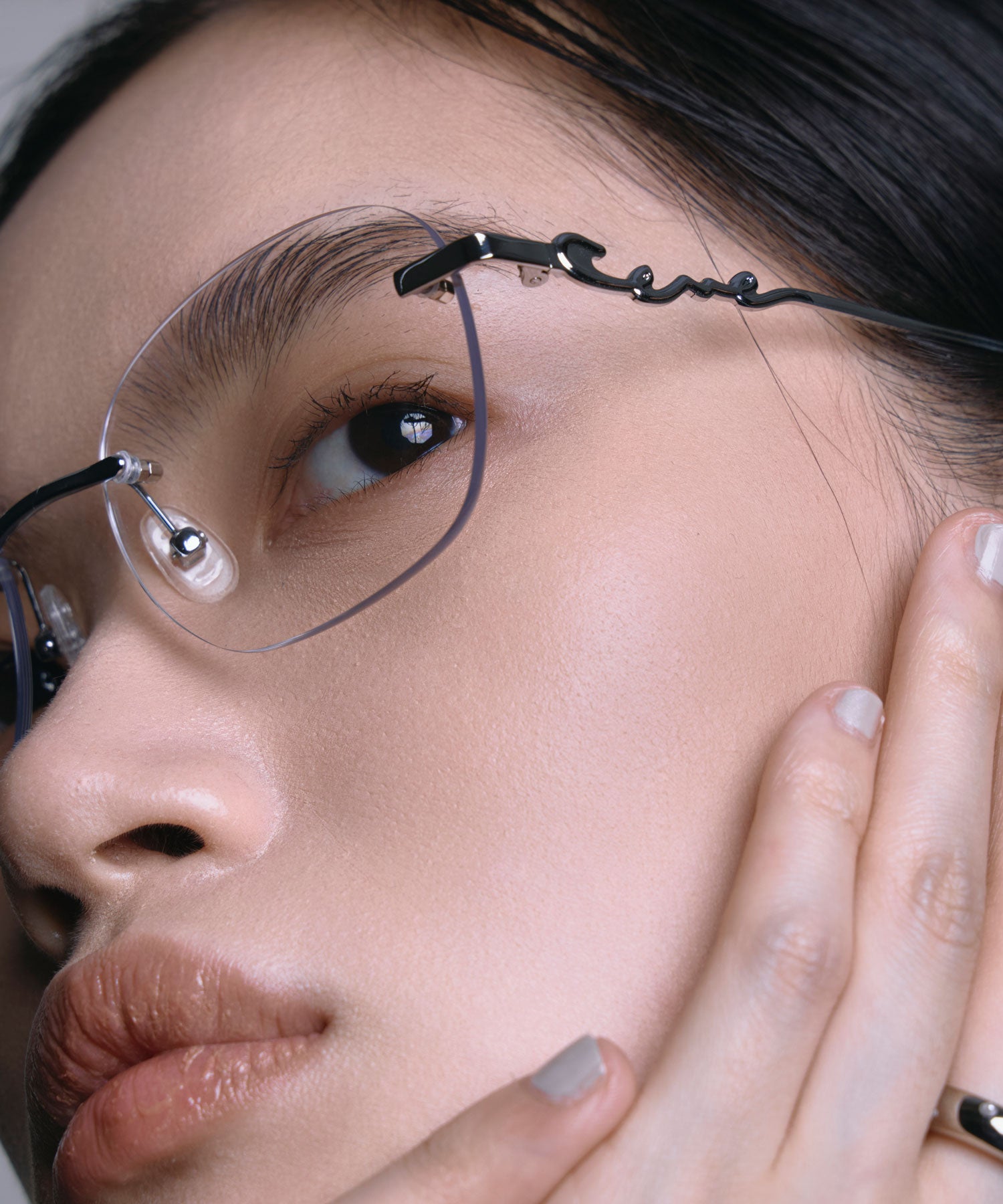 [クリア]テンプルロゴリムレスアイウェア