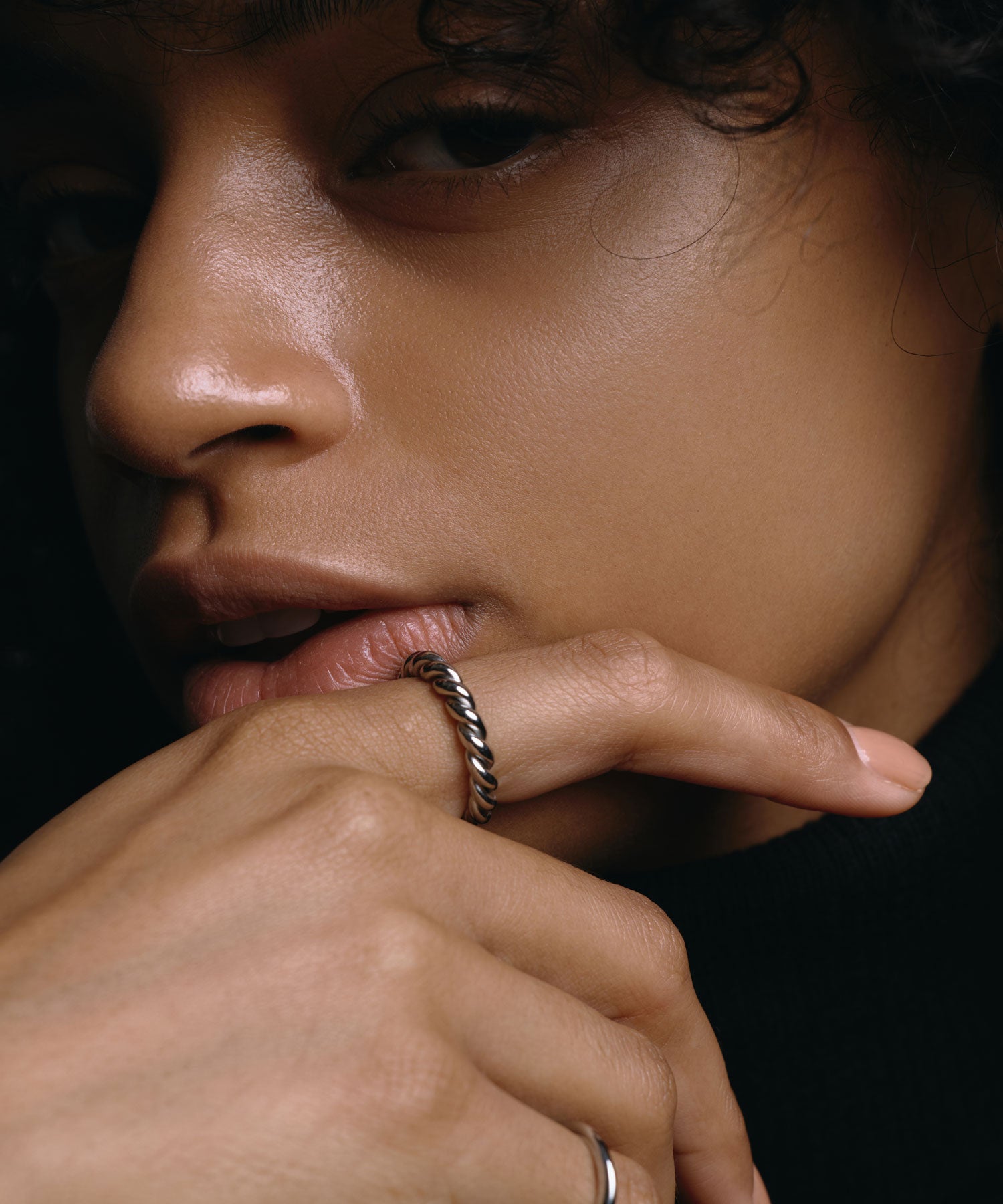 [Silver] Twist Hoop Ring