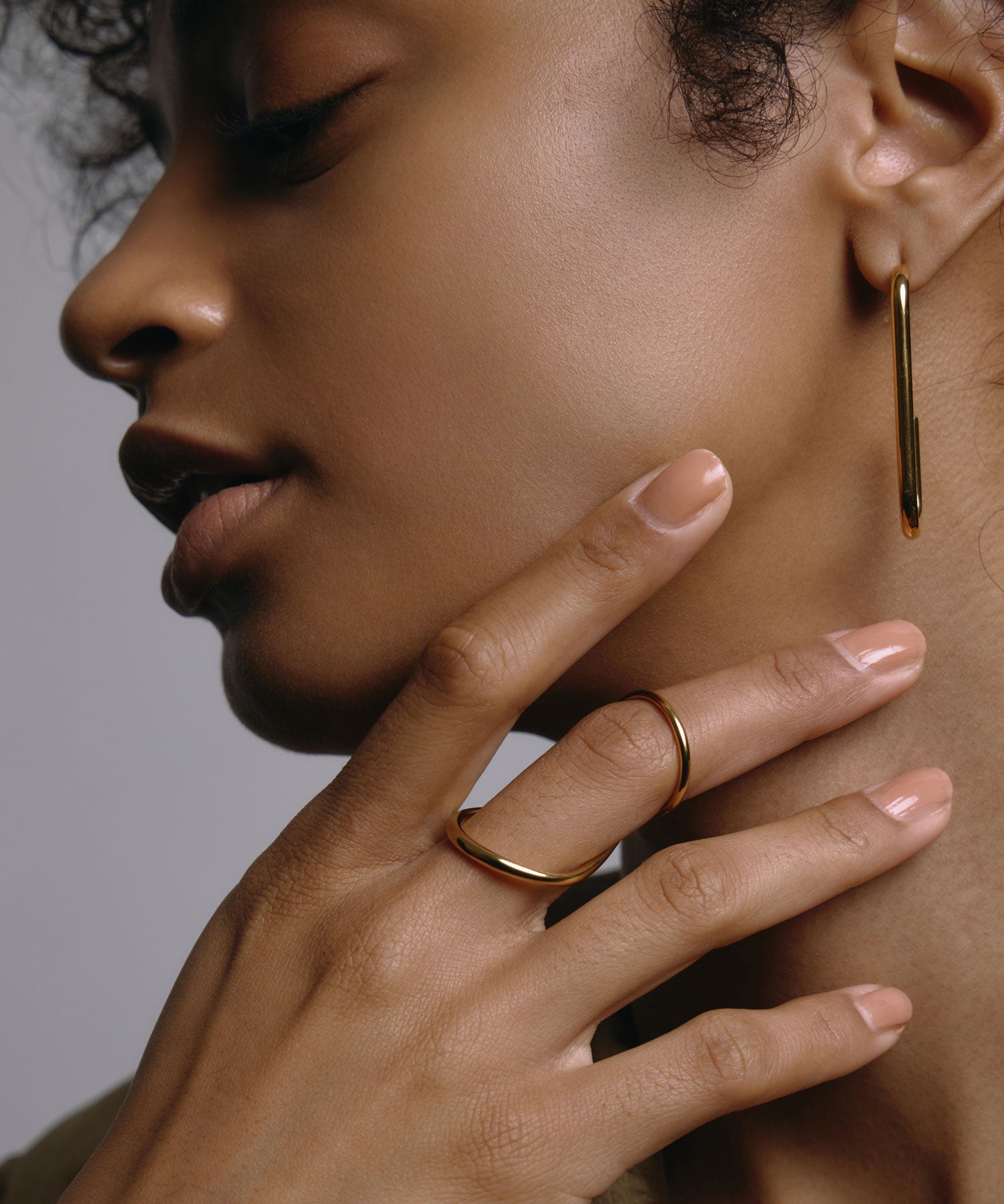 [Gold] U-line earrings