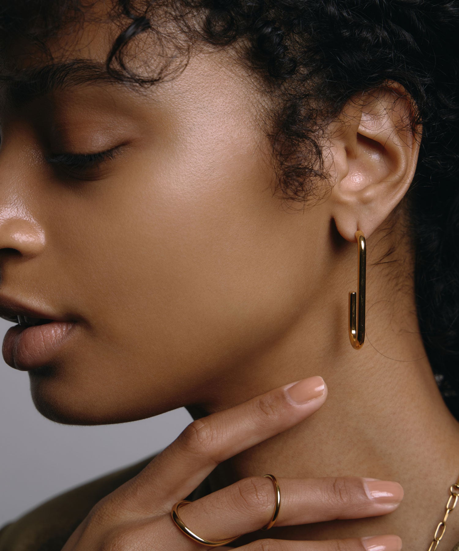 [Gold] U-line earrings