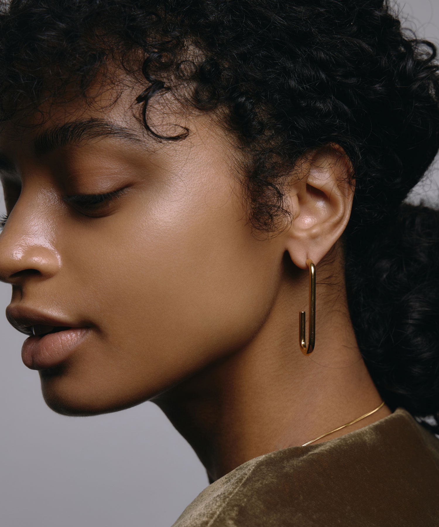 [Gold] U-line earrings